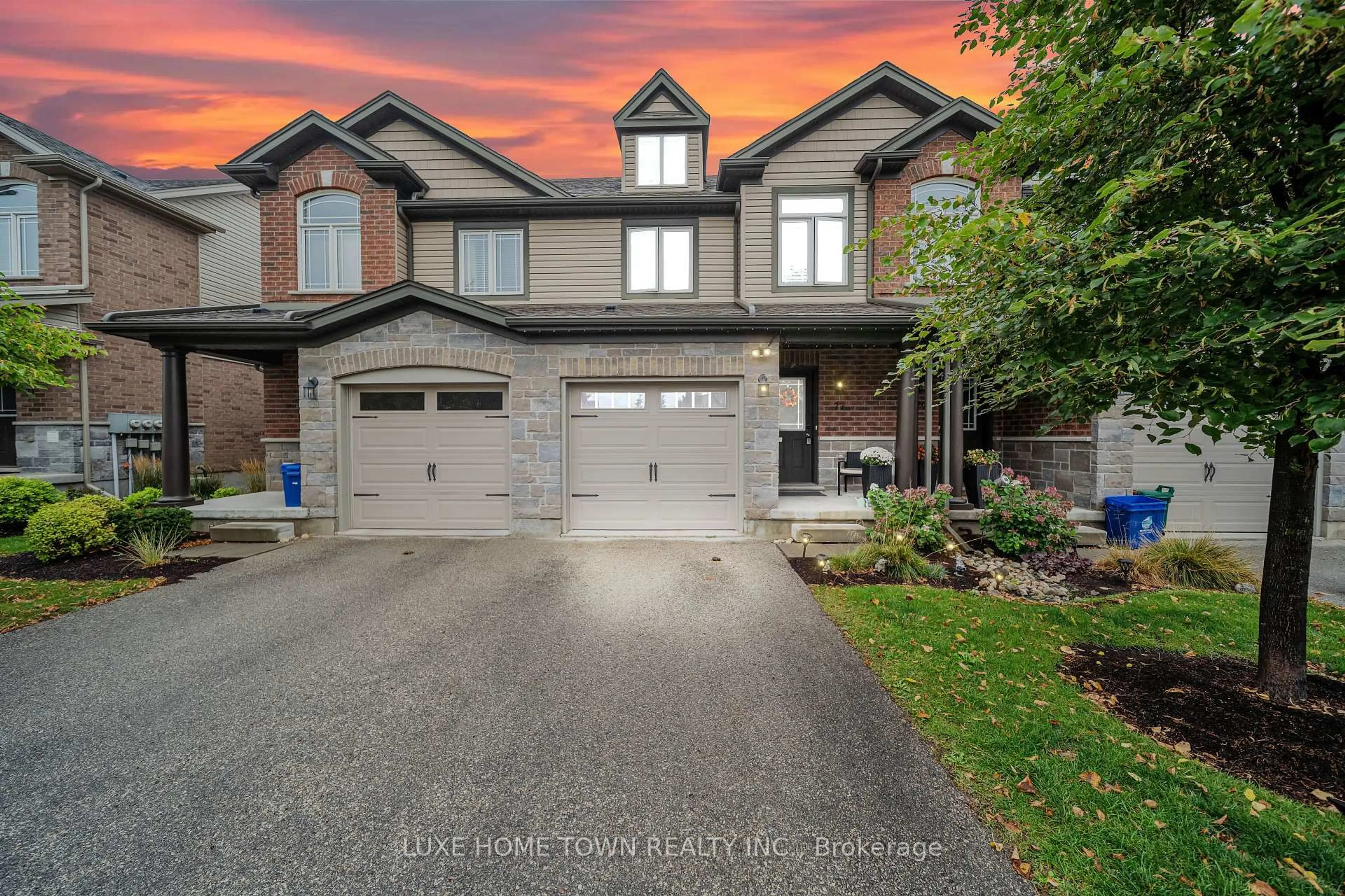 A pic from outside/outdoor area/front of a property/back of a property/a pic from drone, street for 77 WESTMINSTER Cres, Centre Wellington Ontario N1M 0C4