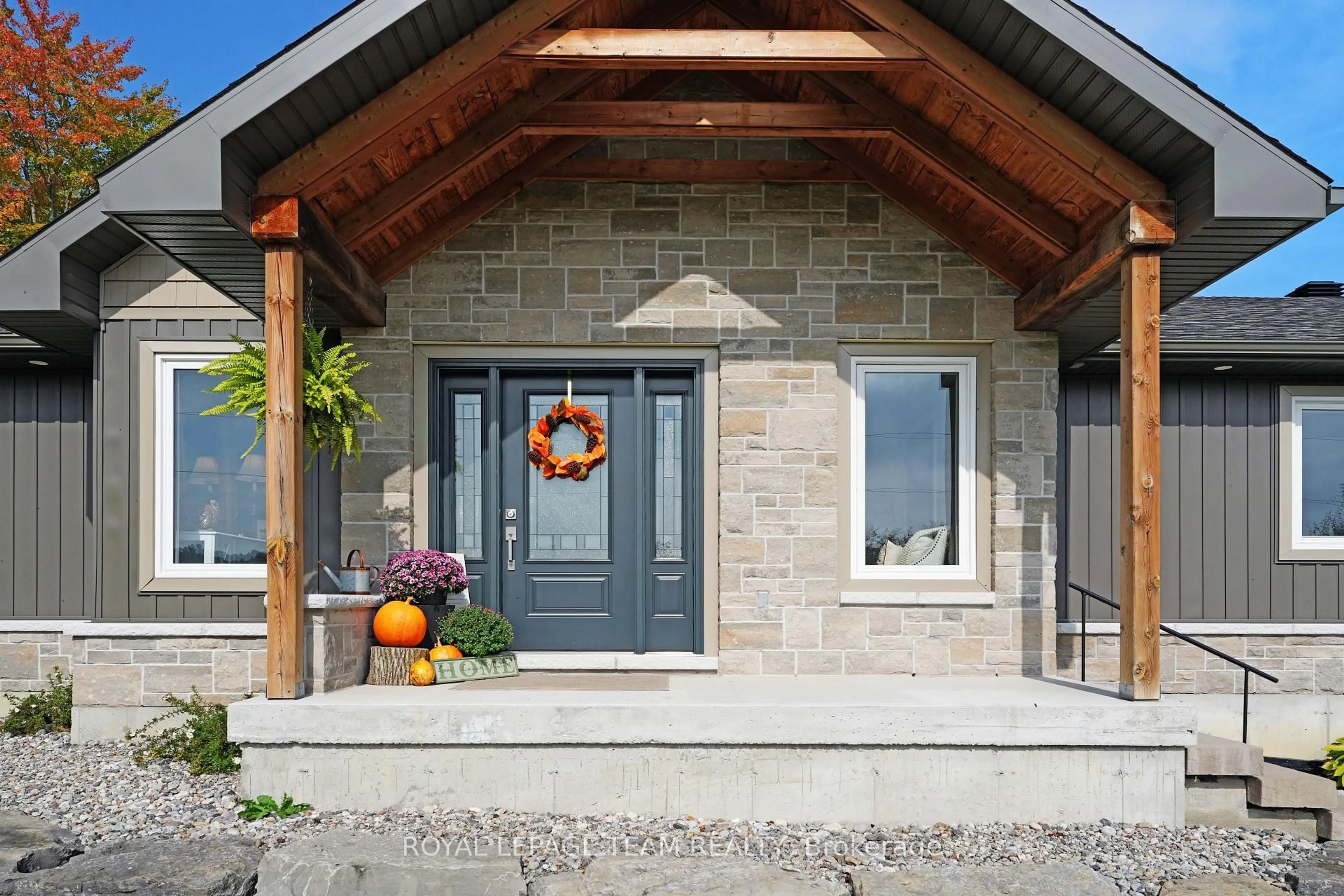 Indoor entryway for 10527 Kirker Rd, South Dundas Ontario K0E 1C0
