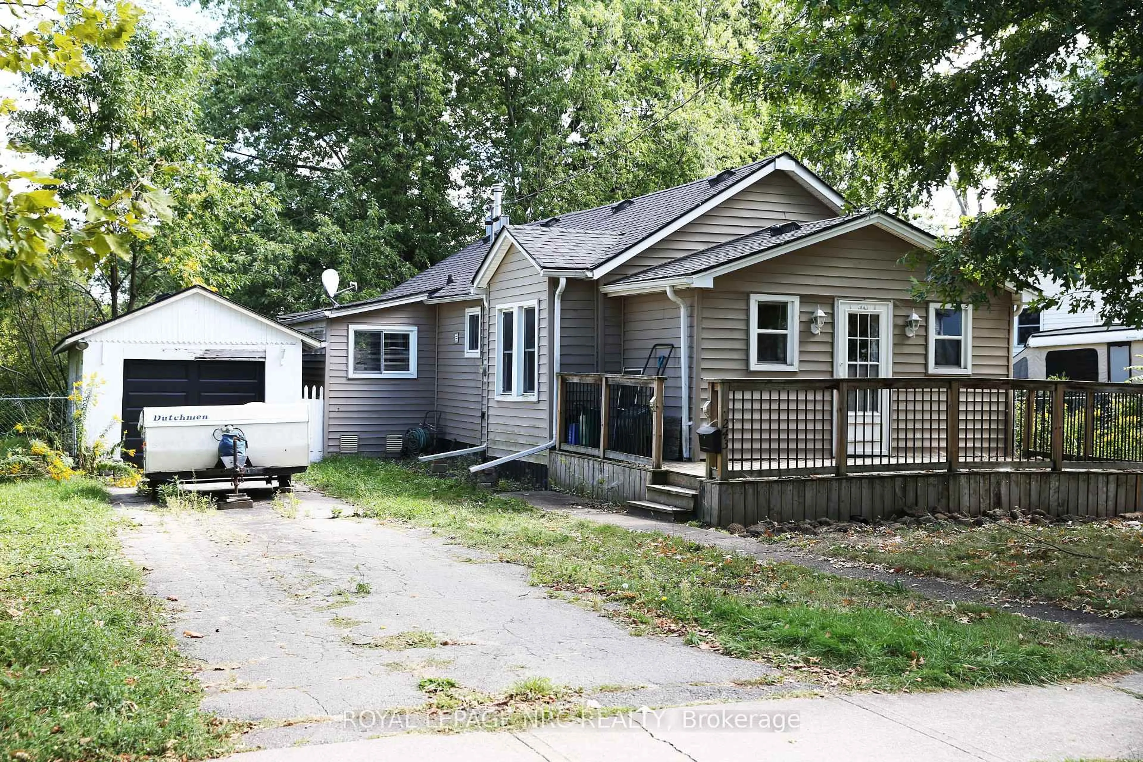 Home with vinyl exterior material, street for 243 North St, Fort Erie Ontario L2A 3R9