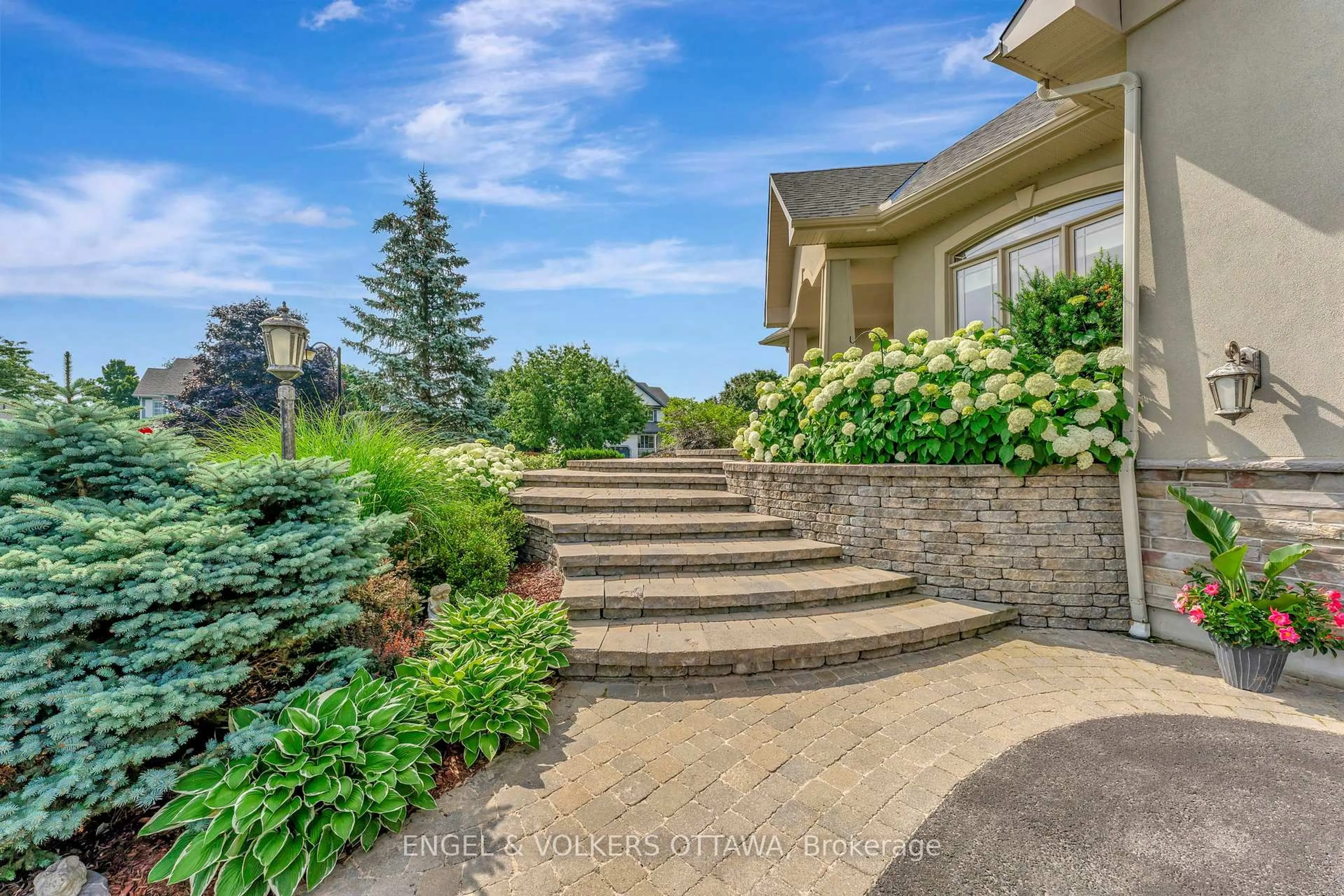 Patio, water/lake/river/ocean view for 2 Beechgrove Gdns, Ottawa Ontario K2S 1R1