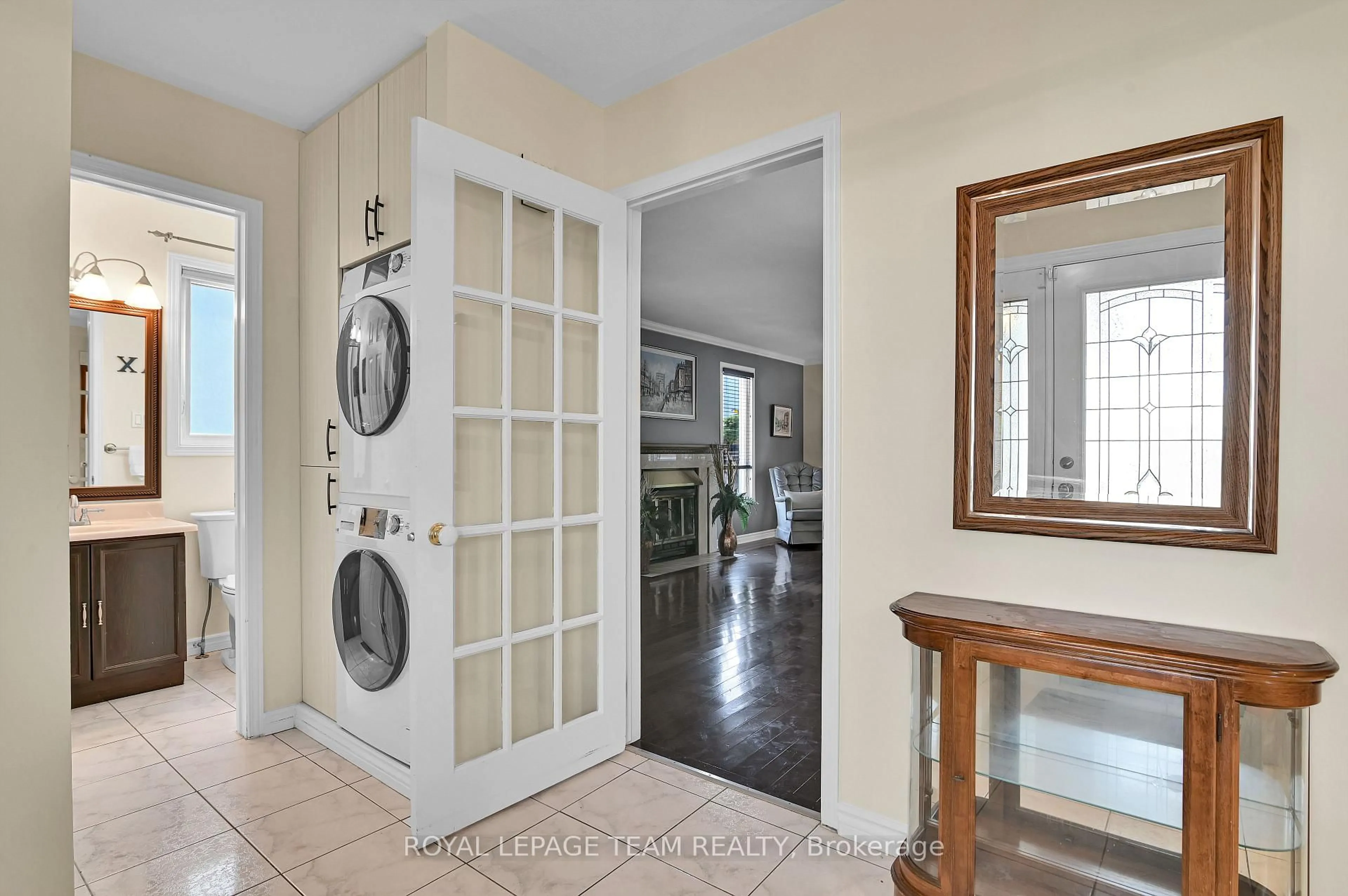 Laundry room for 310 McEachern Cres, Orleans Ontario K1E 3K2