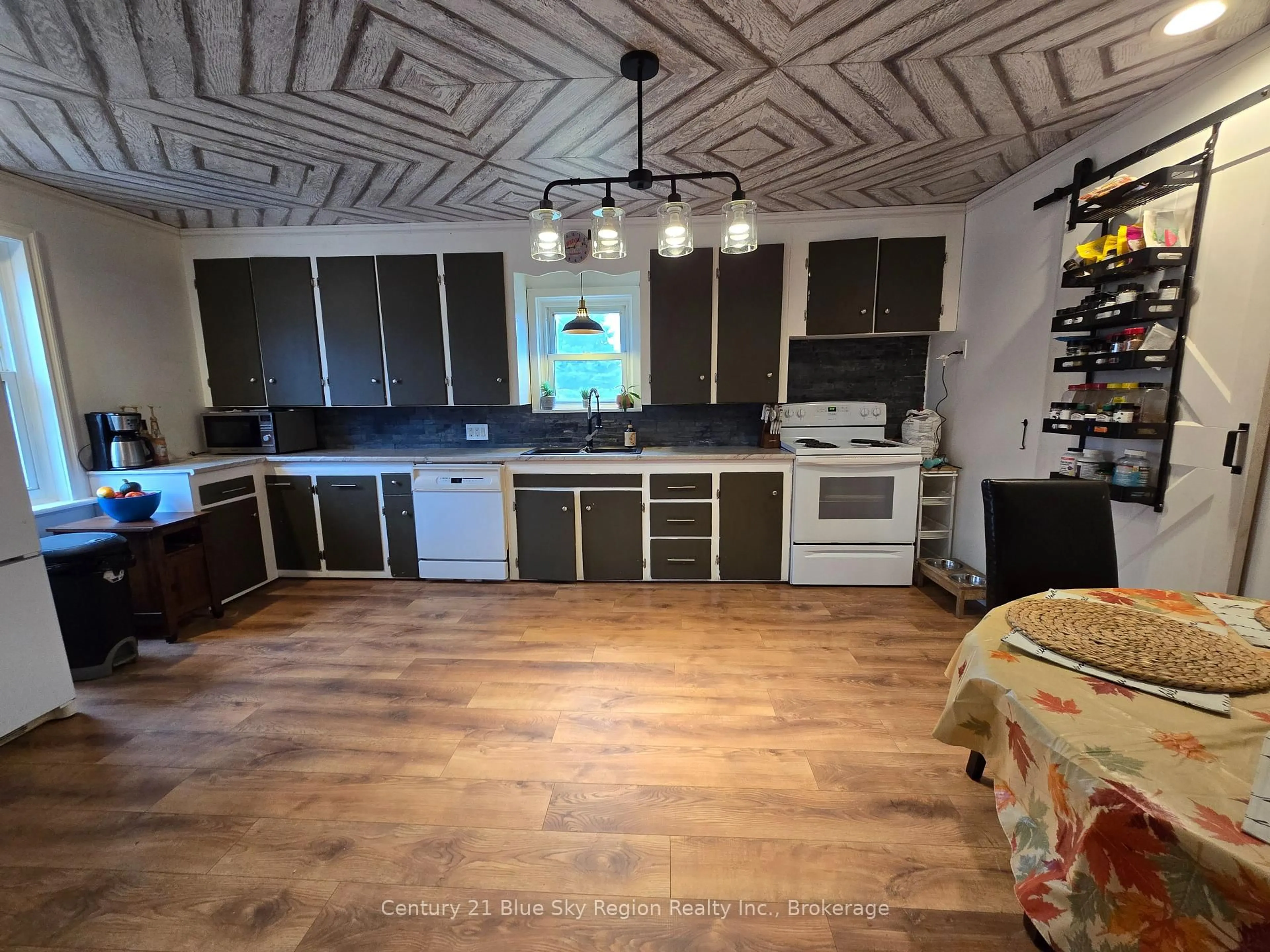 Open concept kitchen, unknown for 601 Drive-In Rd, West Nipissing Ontario P2B 2R1
