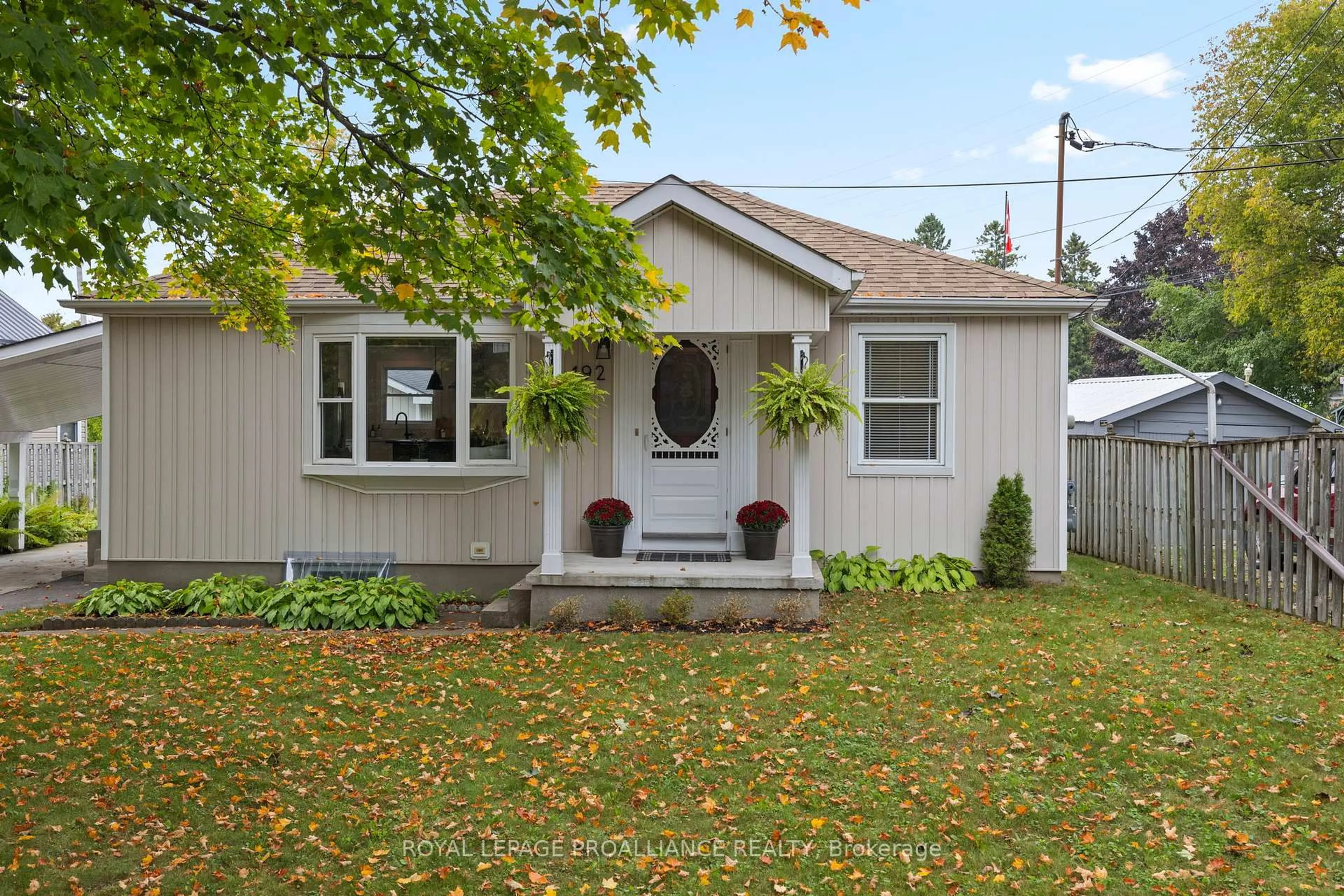 Home with vinyl exterior material, street for 192 Bruton St, Port Hope Ontario L1A 1V9