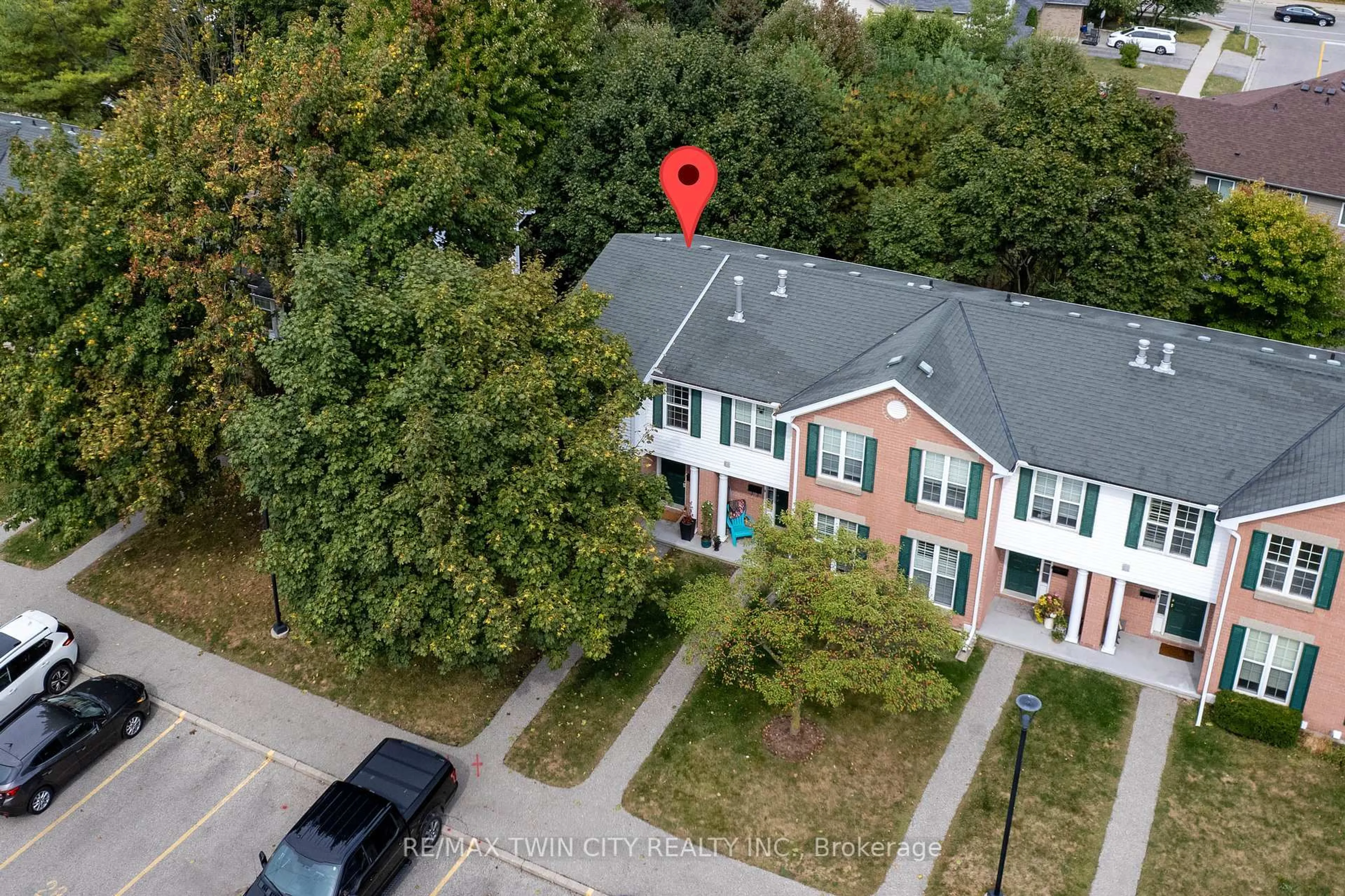 A pic from outside/outdoor area/front of a property/back of a property/a pic from drone, city buildings view from balcony for 465 Woolwich St #32, Waterloo Ontario N2K 3S4