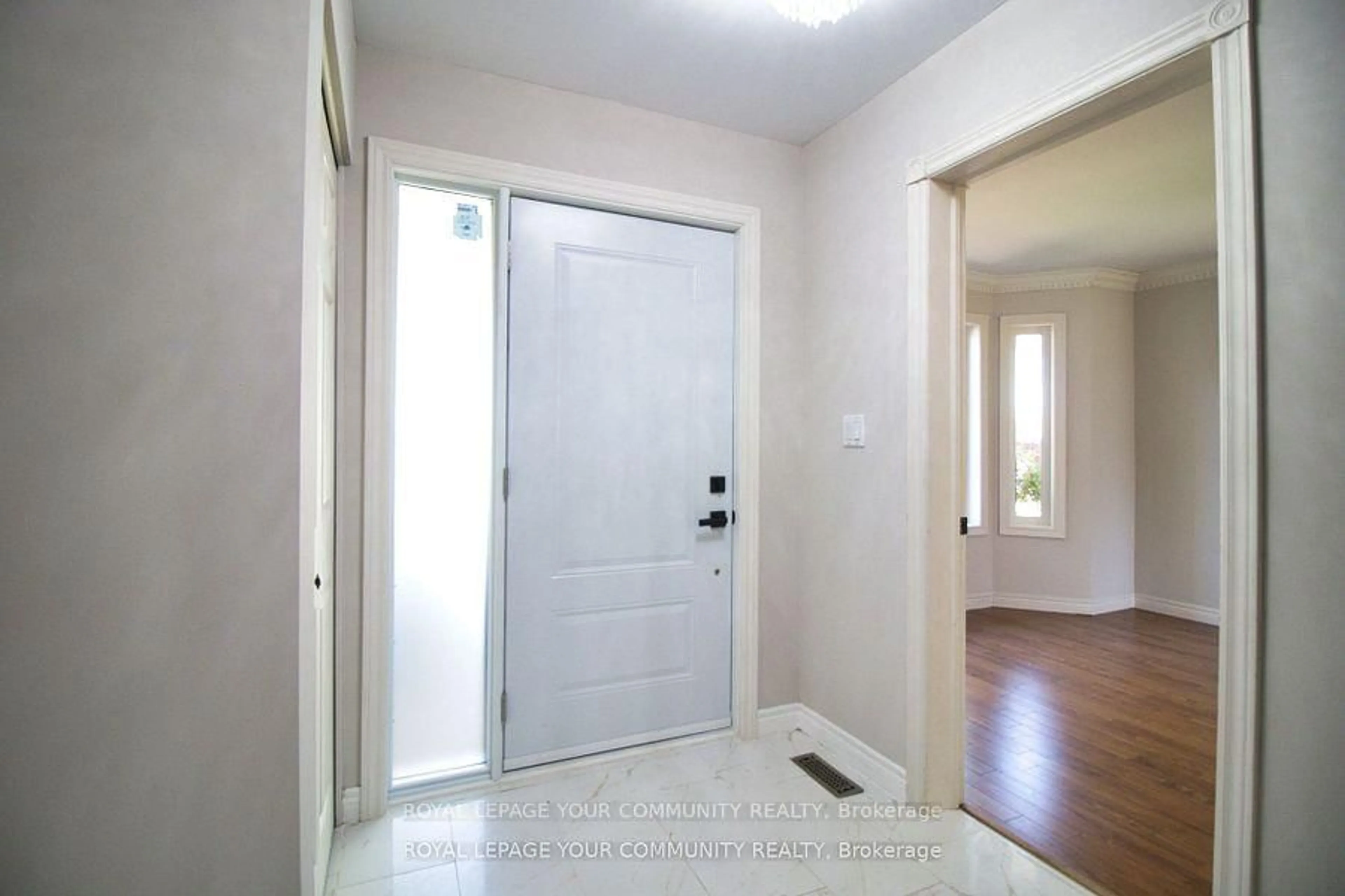 Indoor entryway for 199 Garden Path, Chatham-Kent Ontario N7L 5M2