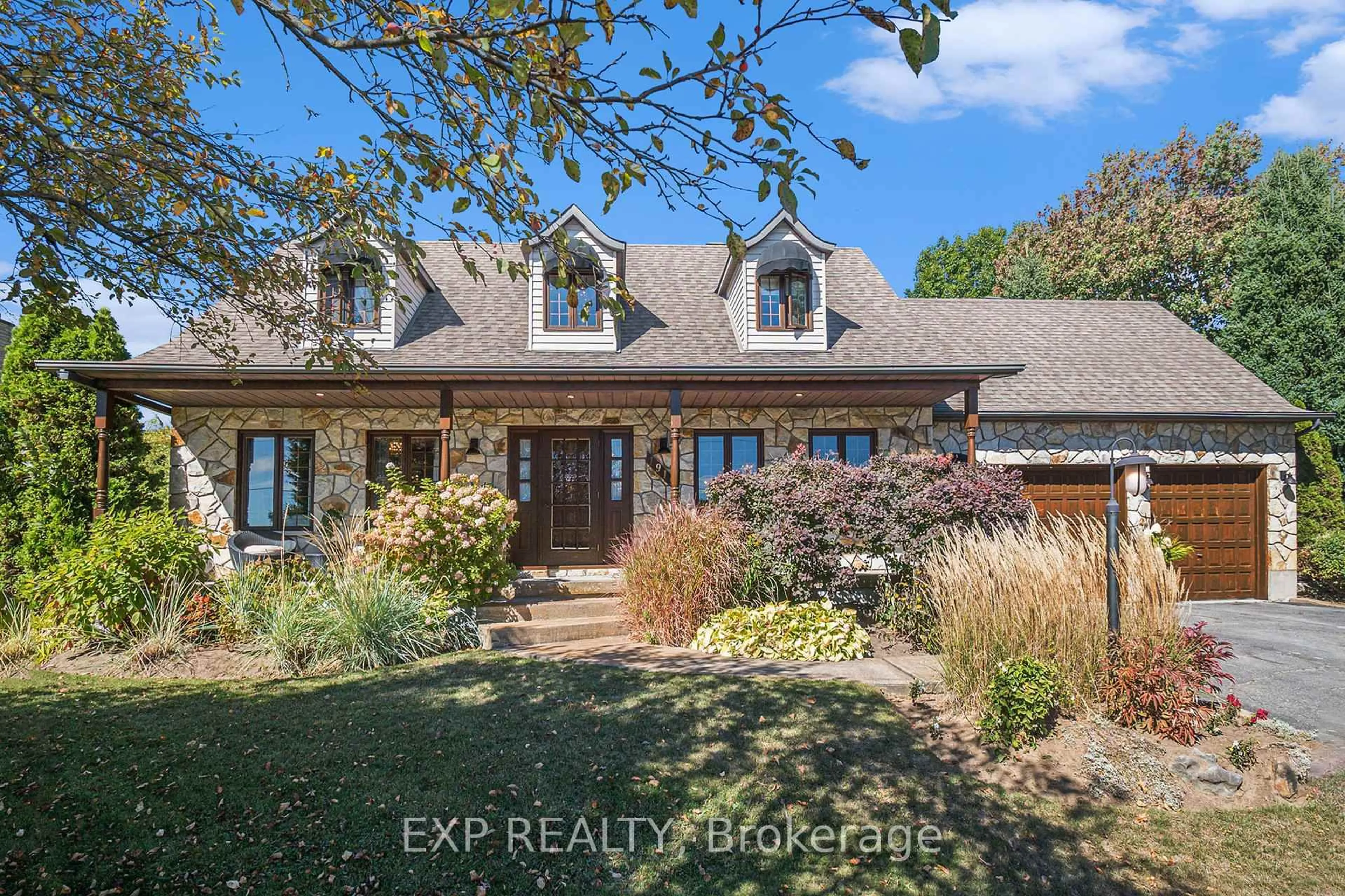 Home with brick exterior material, water/lake/river/ocean view for 1919 Clark Rd, Clarence-Rockland Ontario K4K 1K7