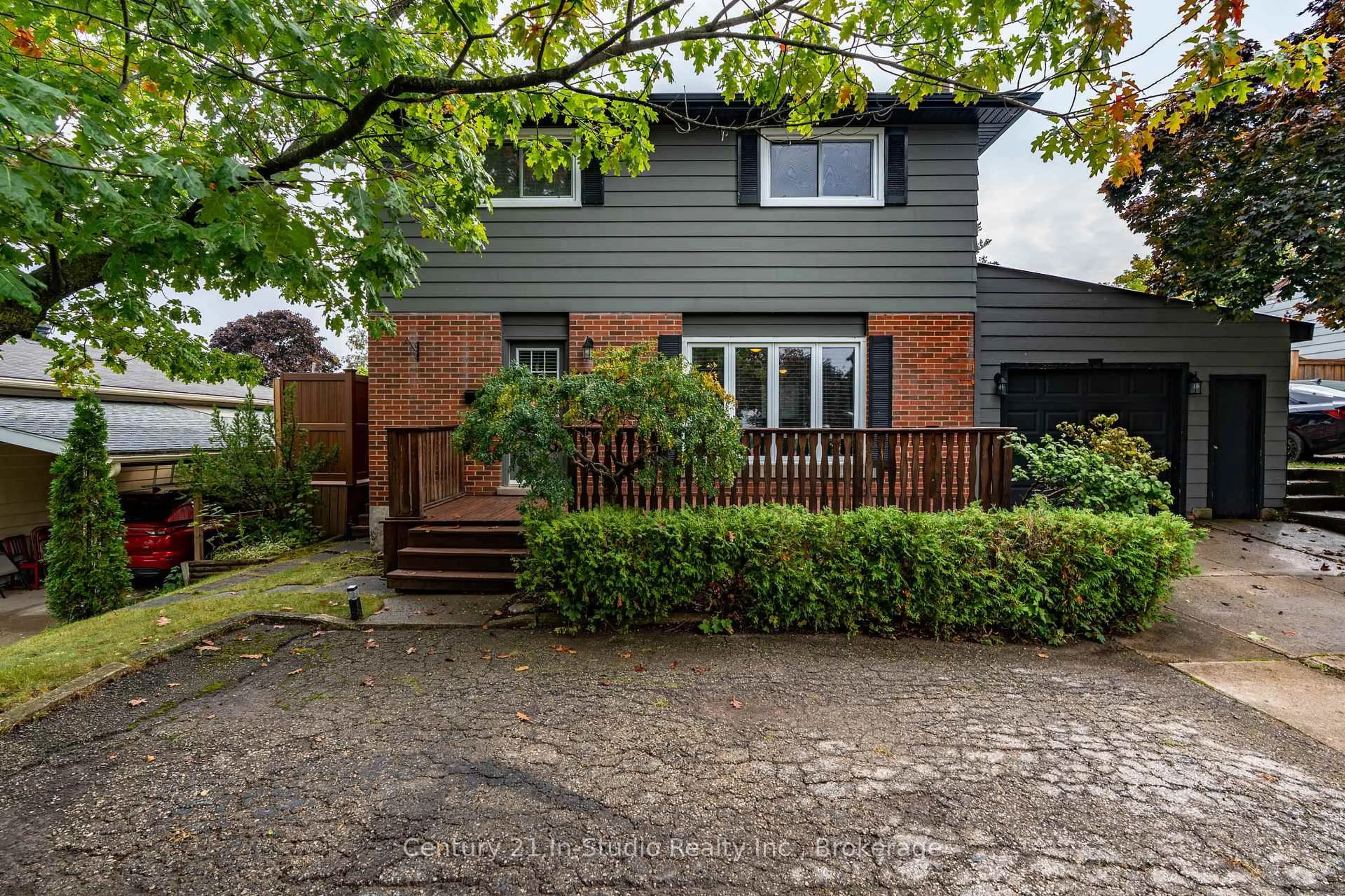 Unknown for 1065 10th Ave, Owen Sound Ontario N4K 3H9