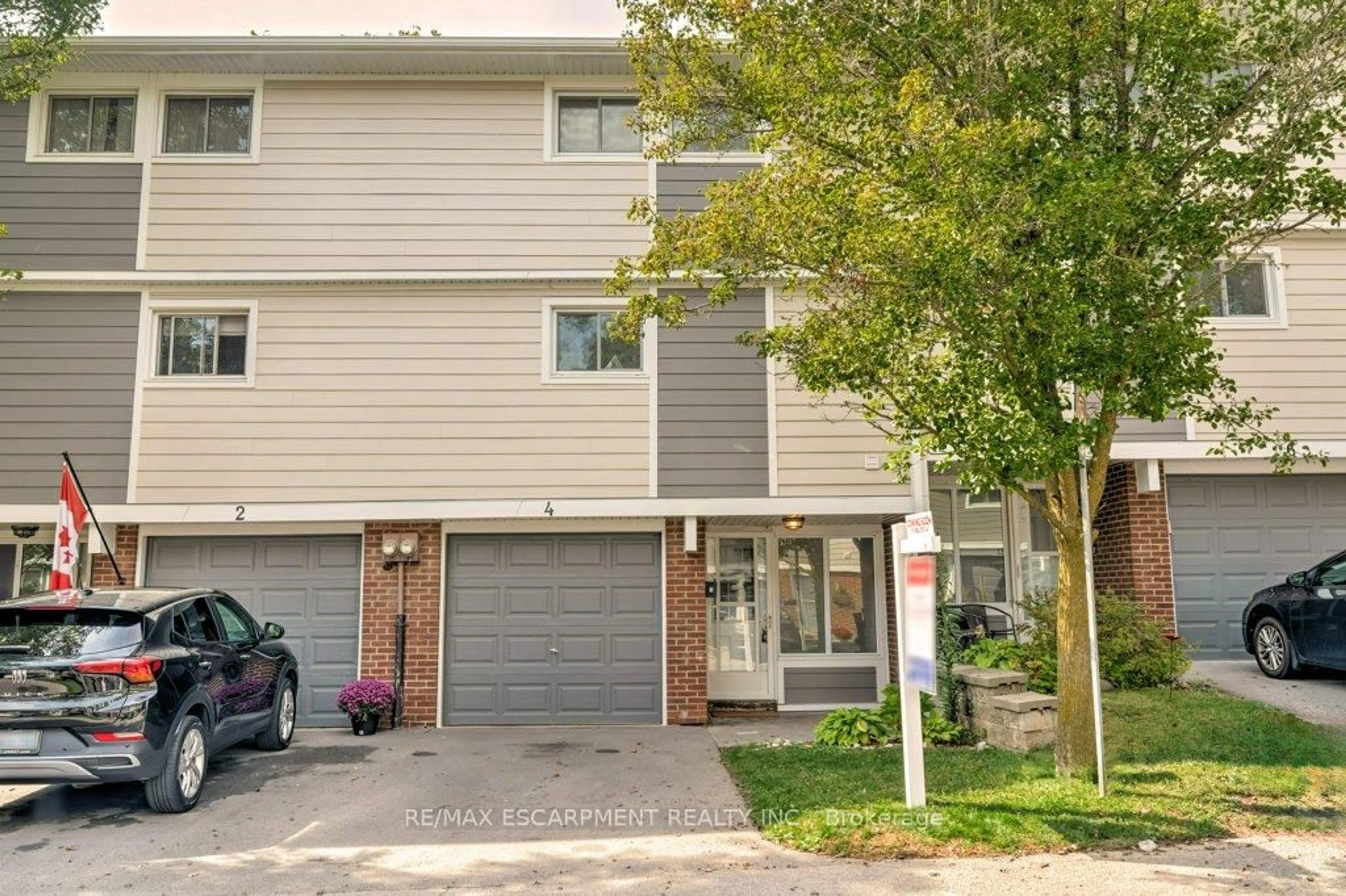 Unknown for 4 Trudy Crt, Hamilton Ontario L9H 5P7