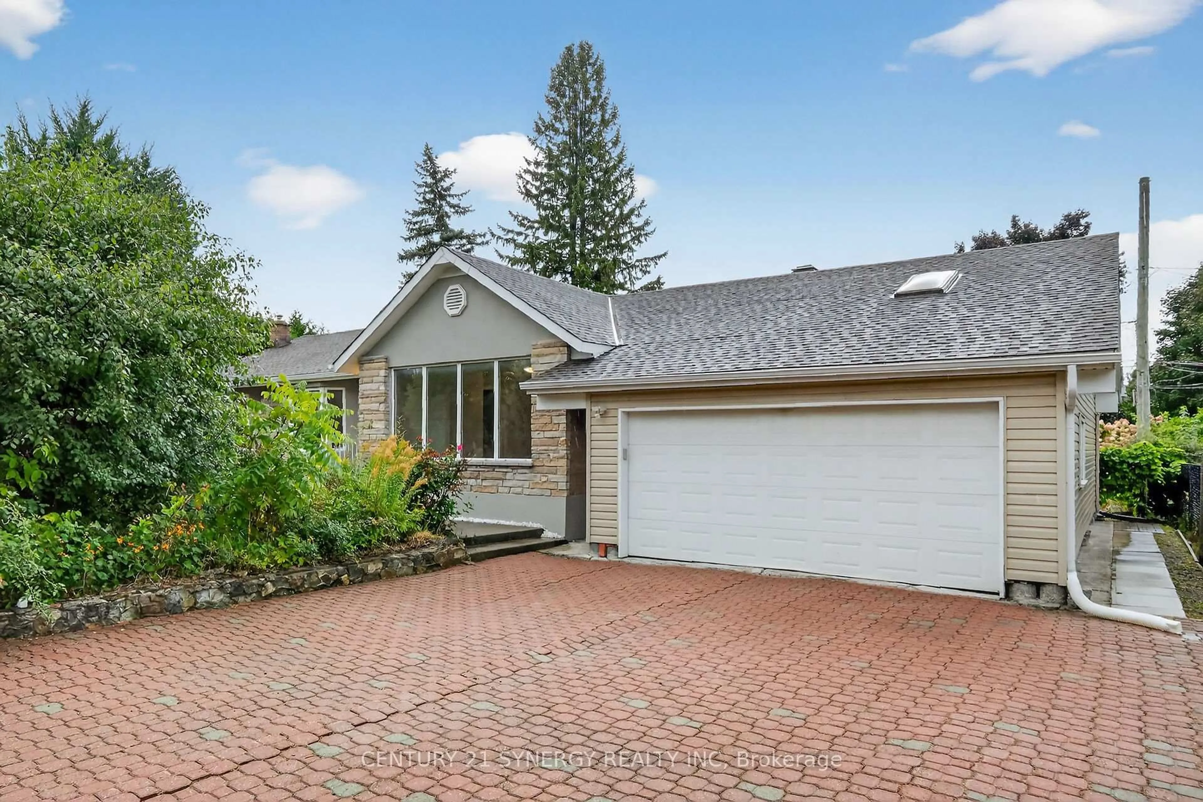 Home with vinyl exterior material, street for 10 Pritchard Dr, Ottawa Ontario K2G 1B3