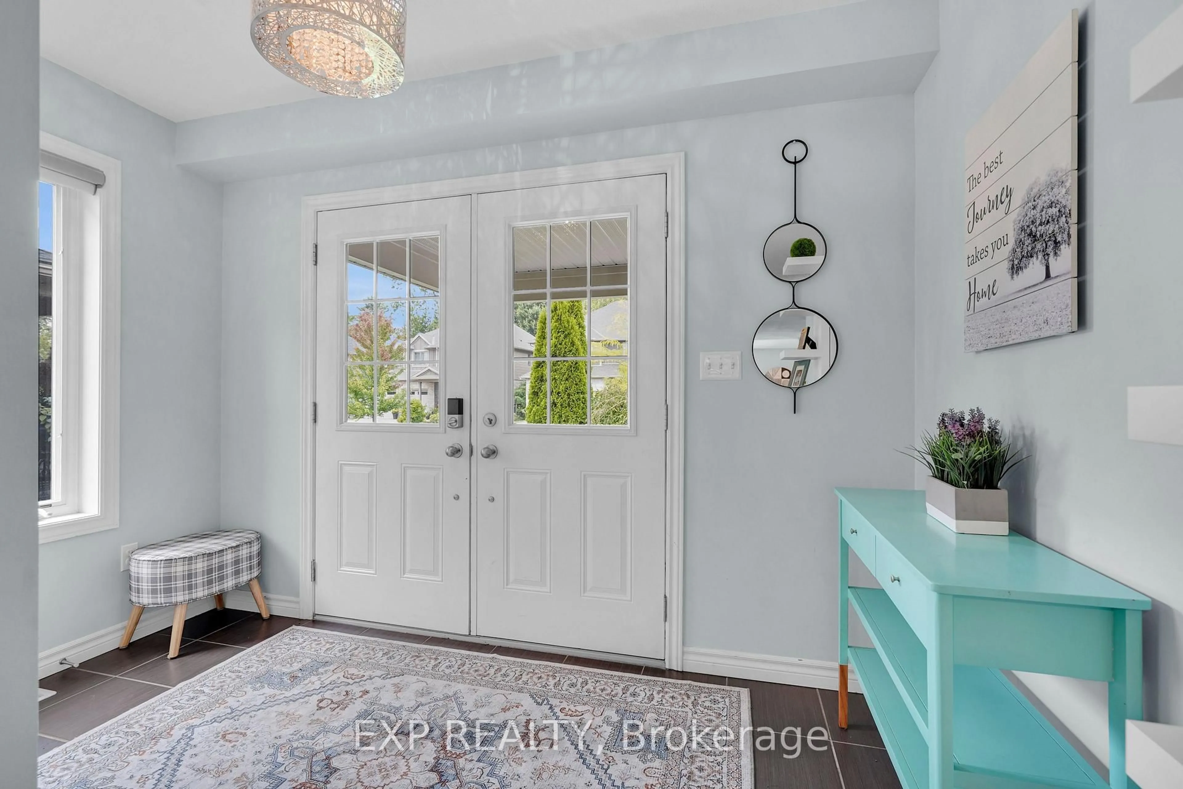 Indoor entryway for 919 FOXCREEK Rd, London North Ontario N6G 0H1