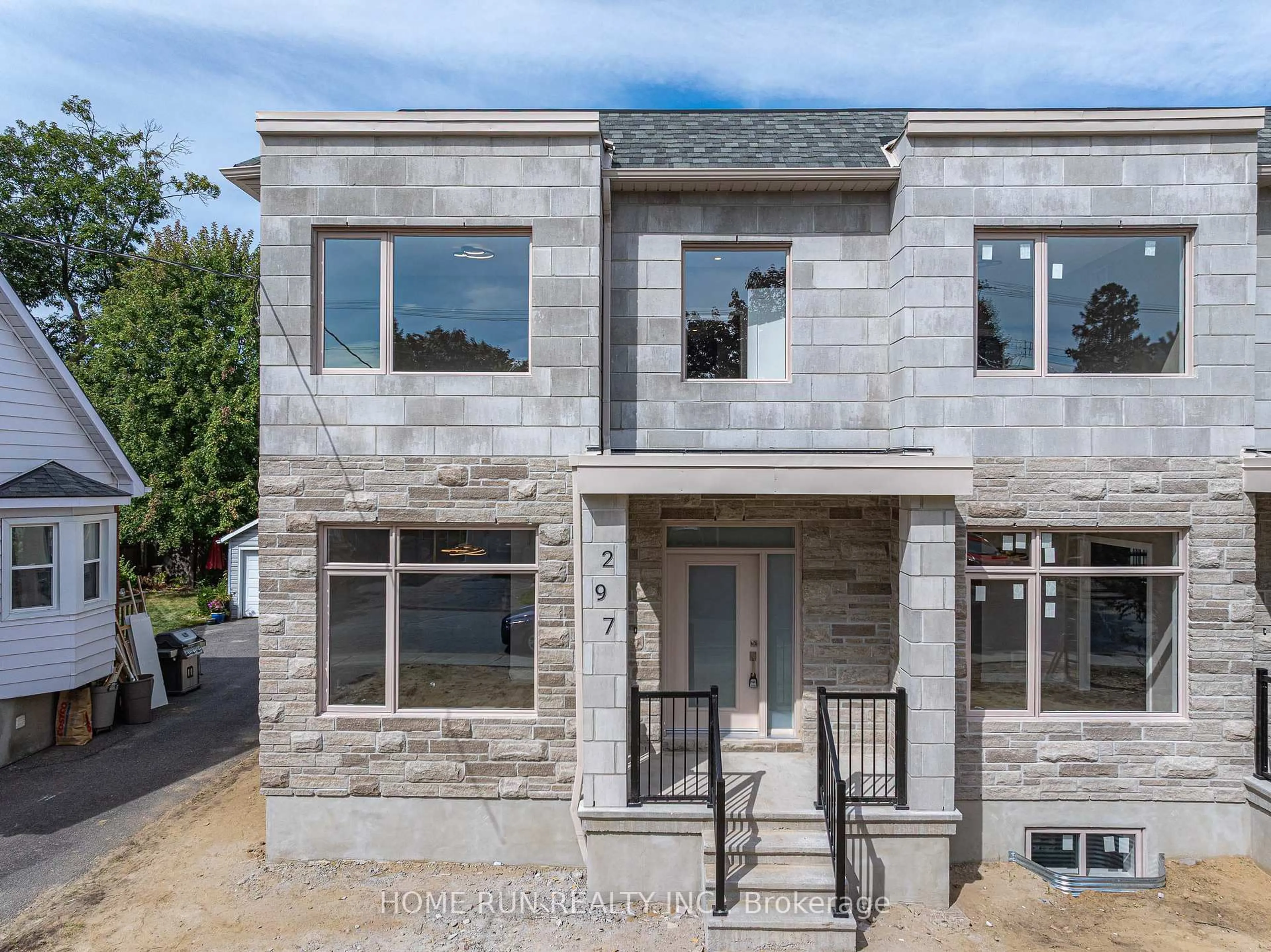Home with brick exterior material, building for 297 Dovercourt Ave, Ottawa Ontario K1Z 7H4