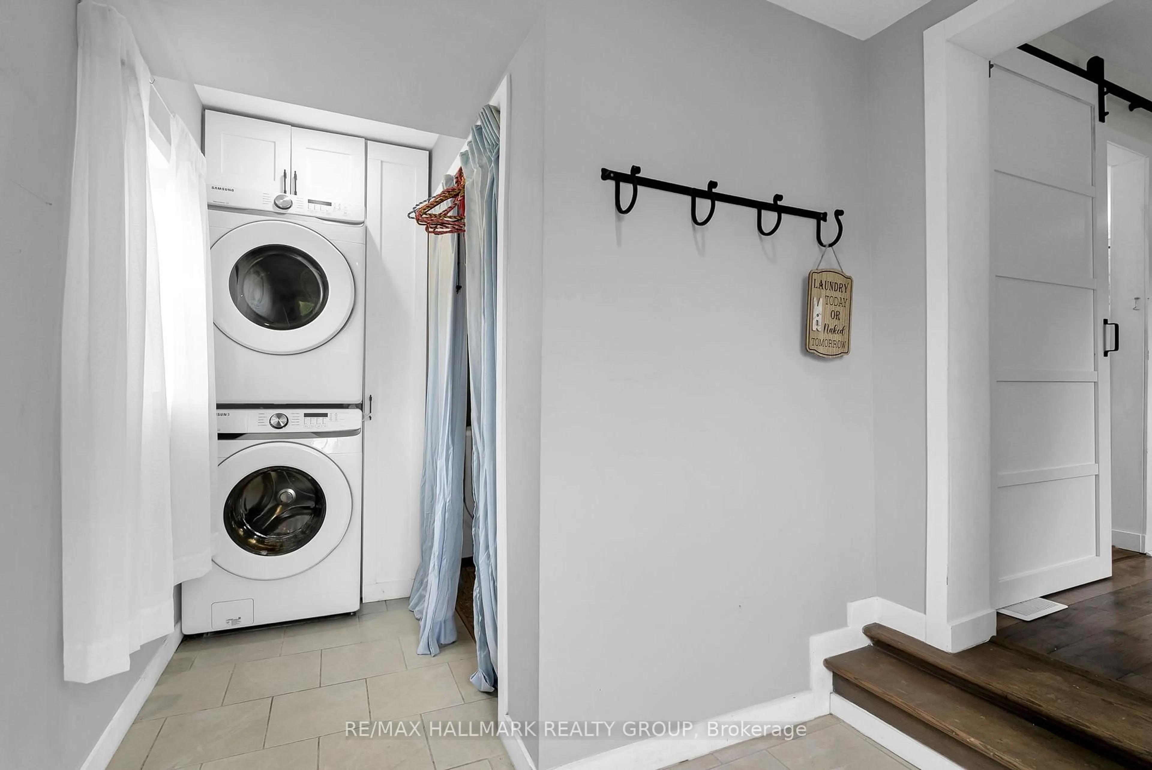 Laundry room for 10450 Clark Rd, North Dundas Ontario K0E 1S0