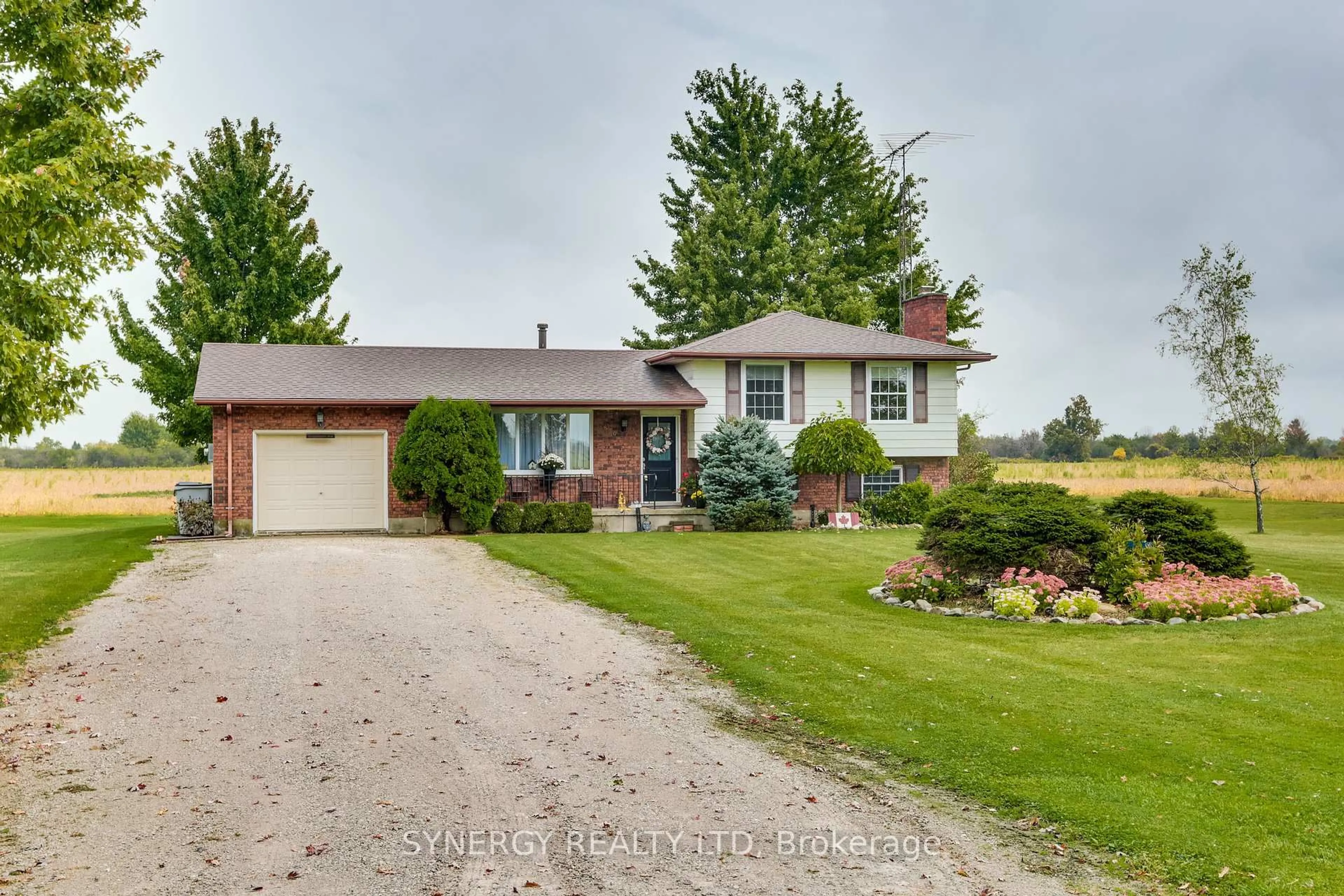 A pic from outside/outdoor area/front of a property/back of a property/a pic from drone, street for 3830 White Pine Rd, Brooke-Alvinston Ontario N0N 1A0