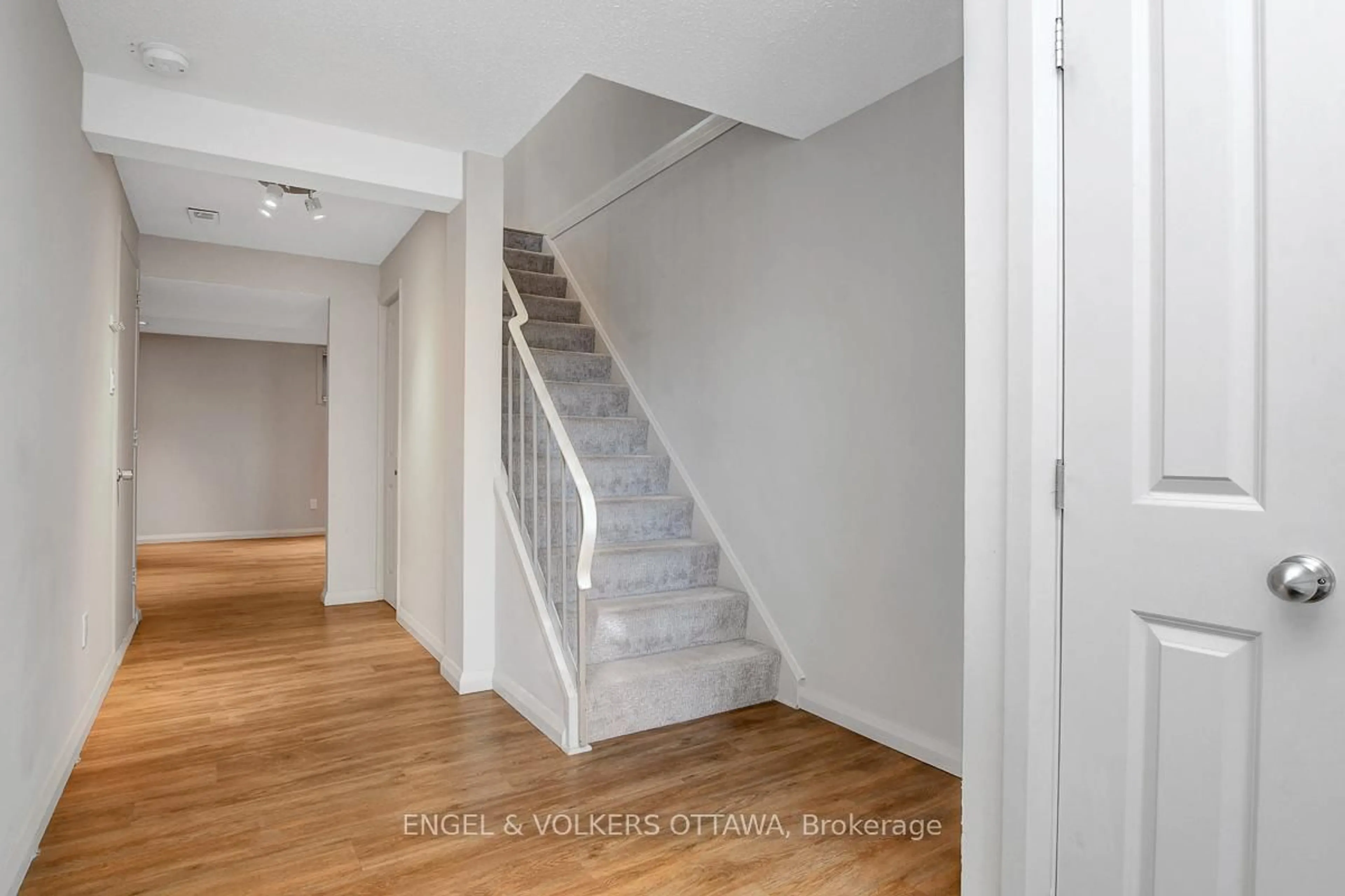 Stairs for 200 Owl Dr #46, Ottawa Ontario K1V 9P7