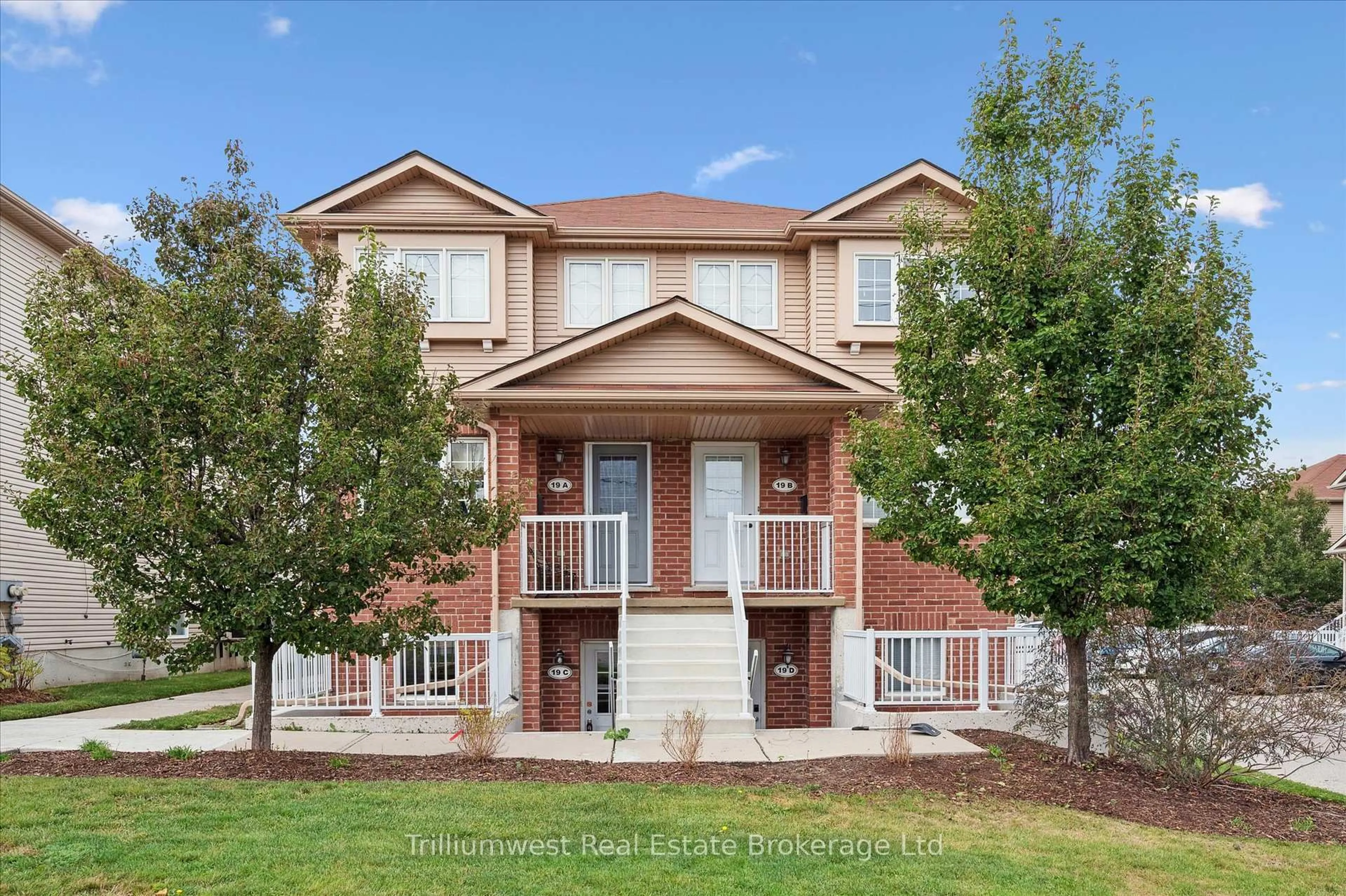Home with brick exterior material, unknown for 50 Howe Dr #19C, Kitchener Ontario N2E 0A3