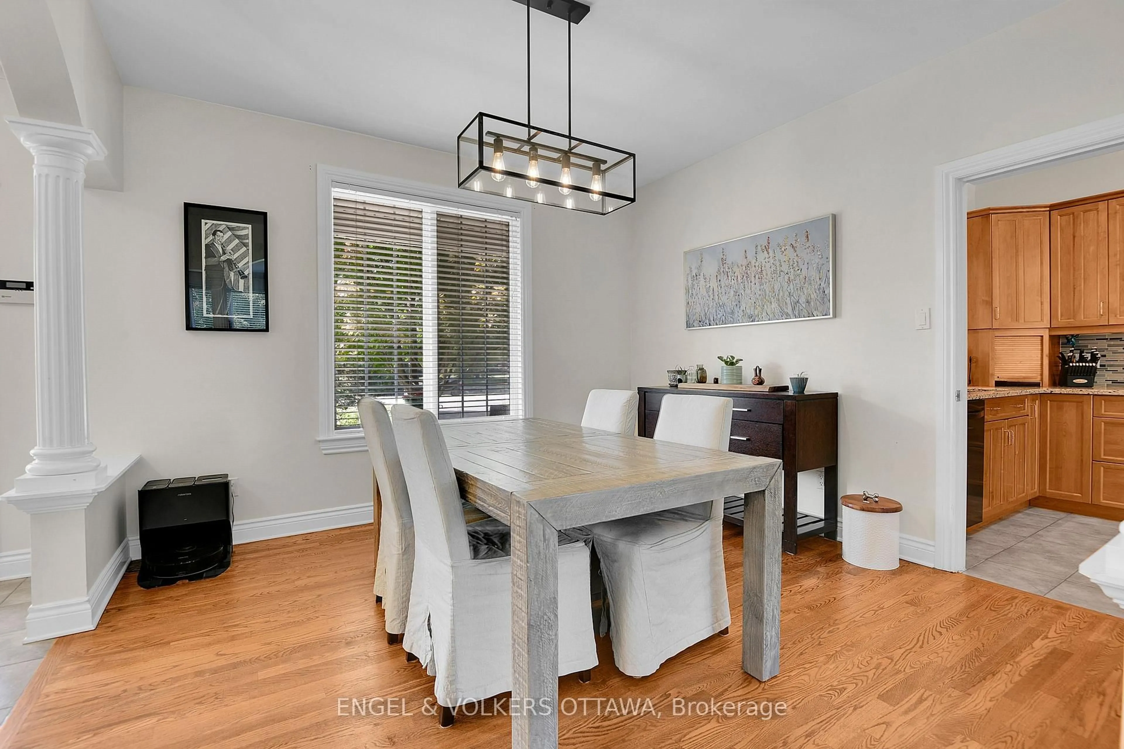 Dining room, wood/laminate floor for 1491 Stableview Way, Greely Ontario K4P 1P2