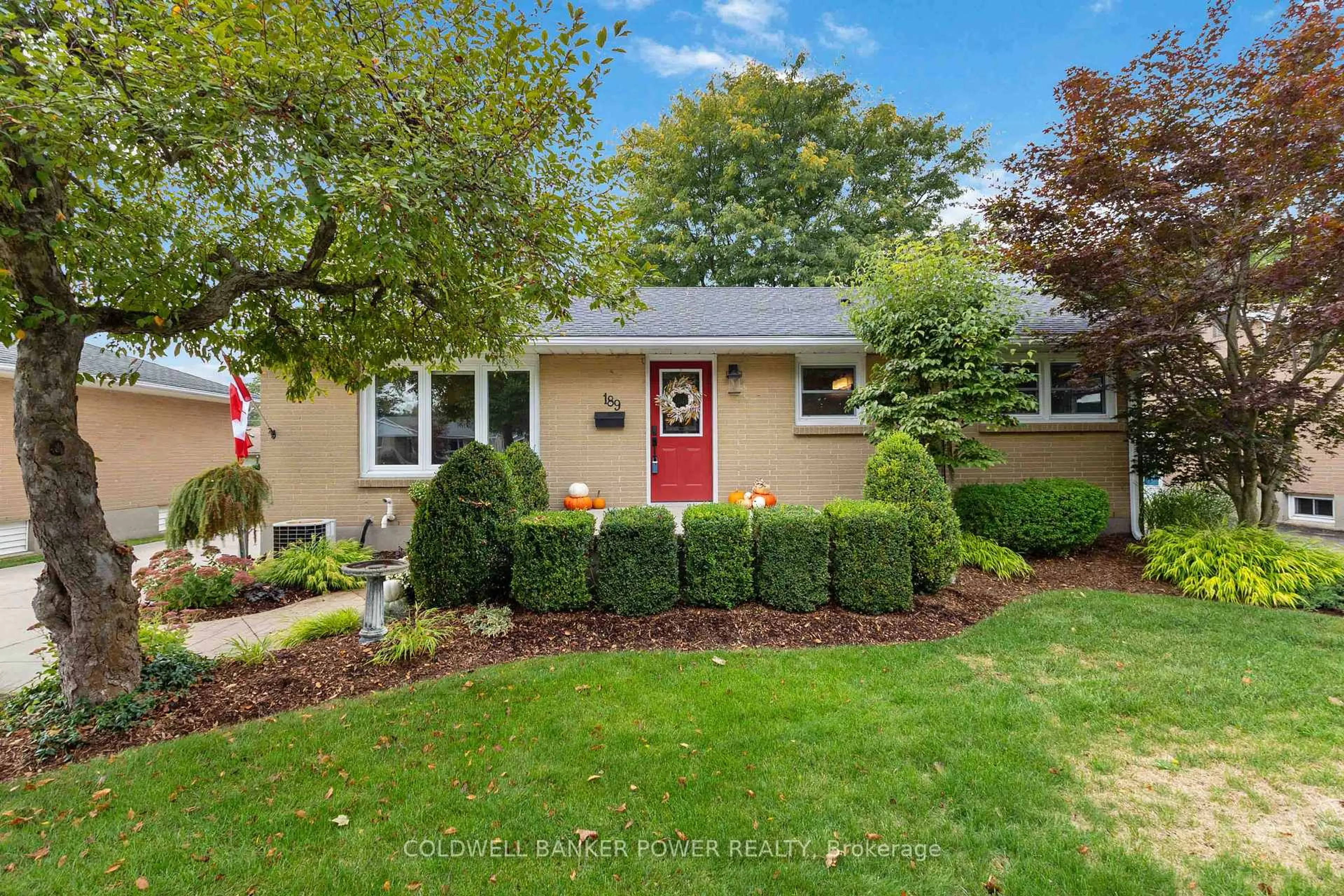 Home with vinyl exterior material, street for 189 Starlight Ave, London East Ontario N5W 4X8
