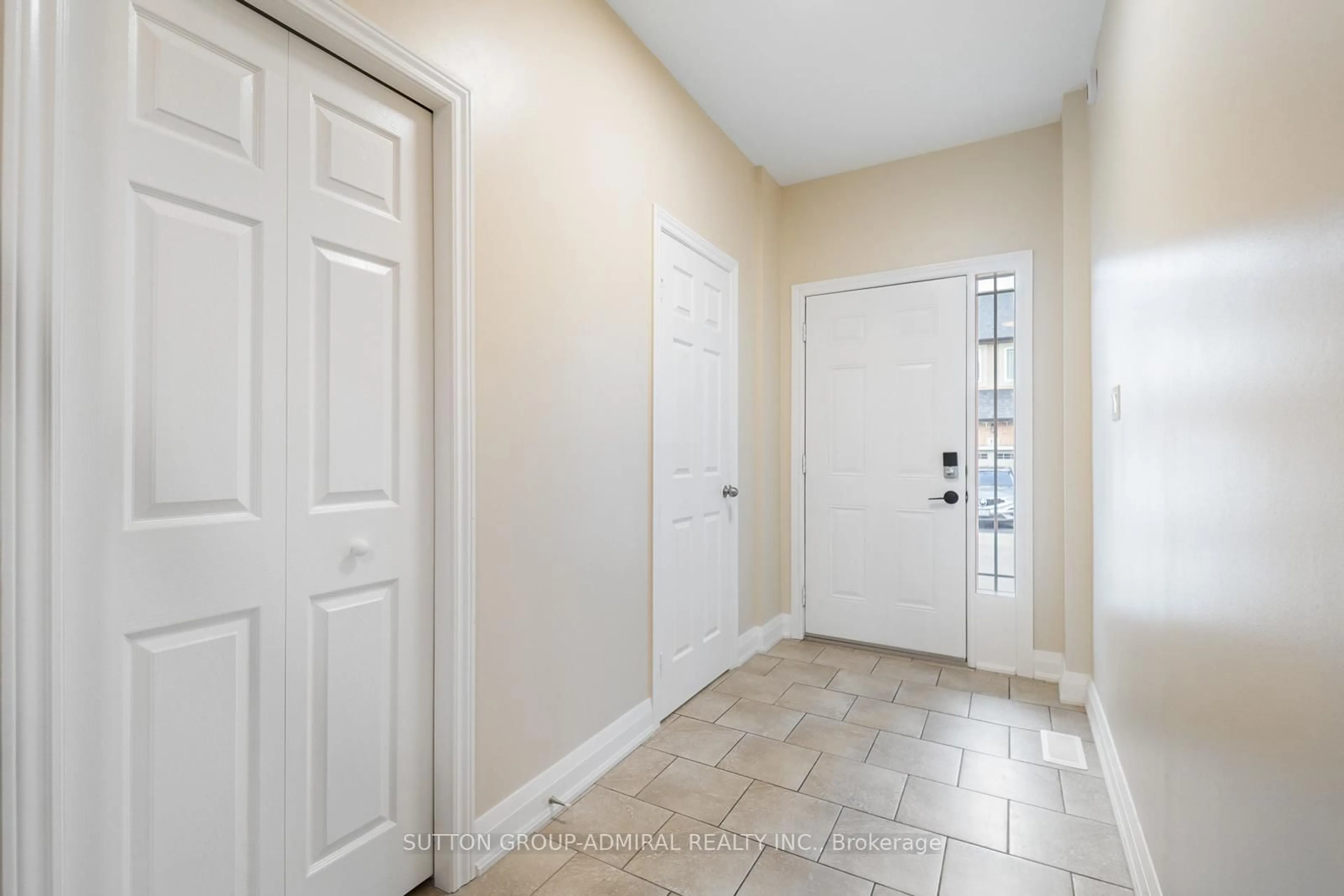 Indoor entryway for 9 Hampton Brook Way #54, Hamilton Ontario L0R 1W0