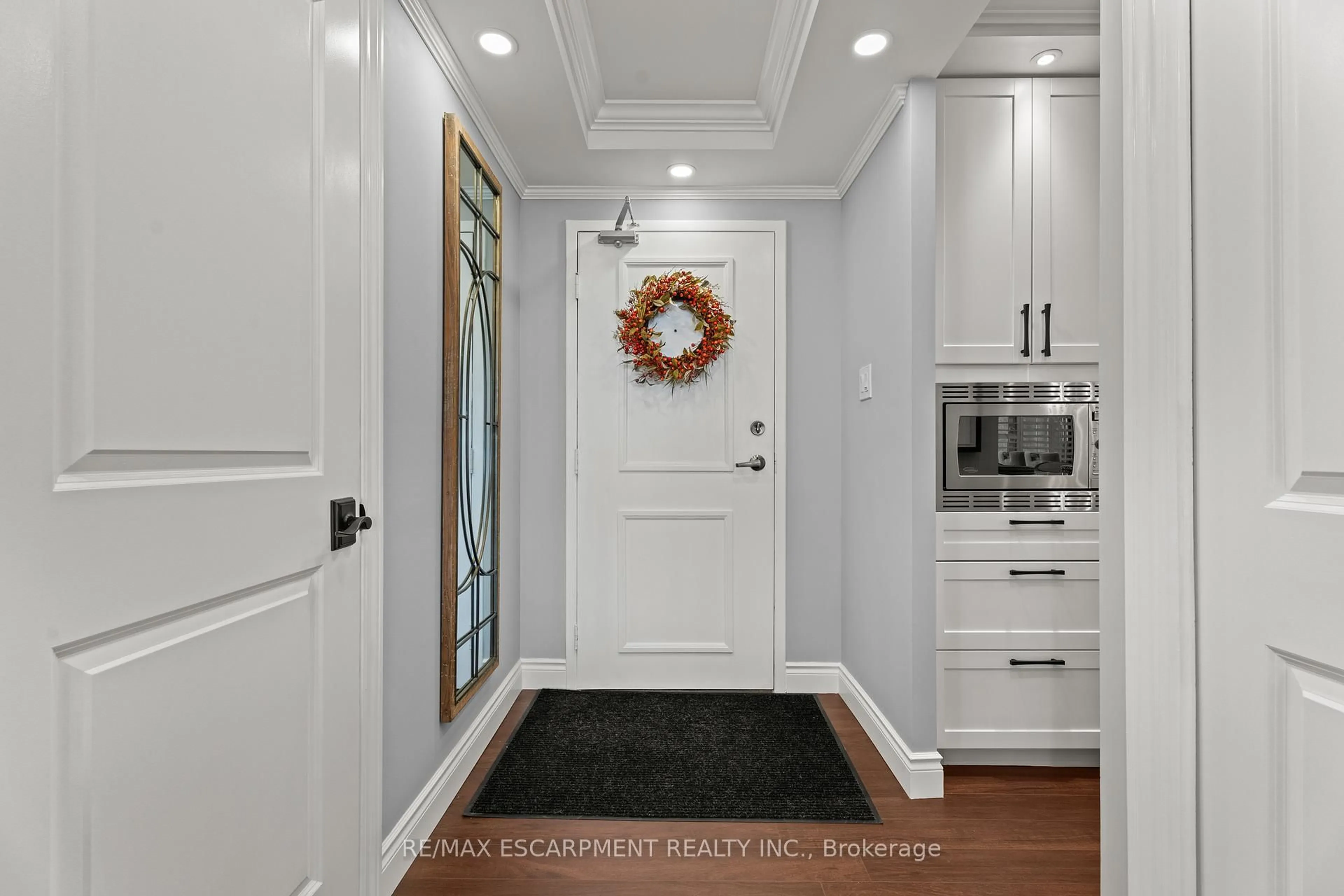Indoor entryway for 40 Harrisford St #1103, Hamilton Ontario L8K 6N1