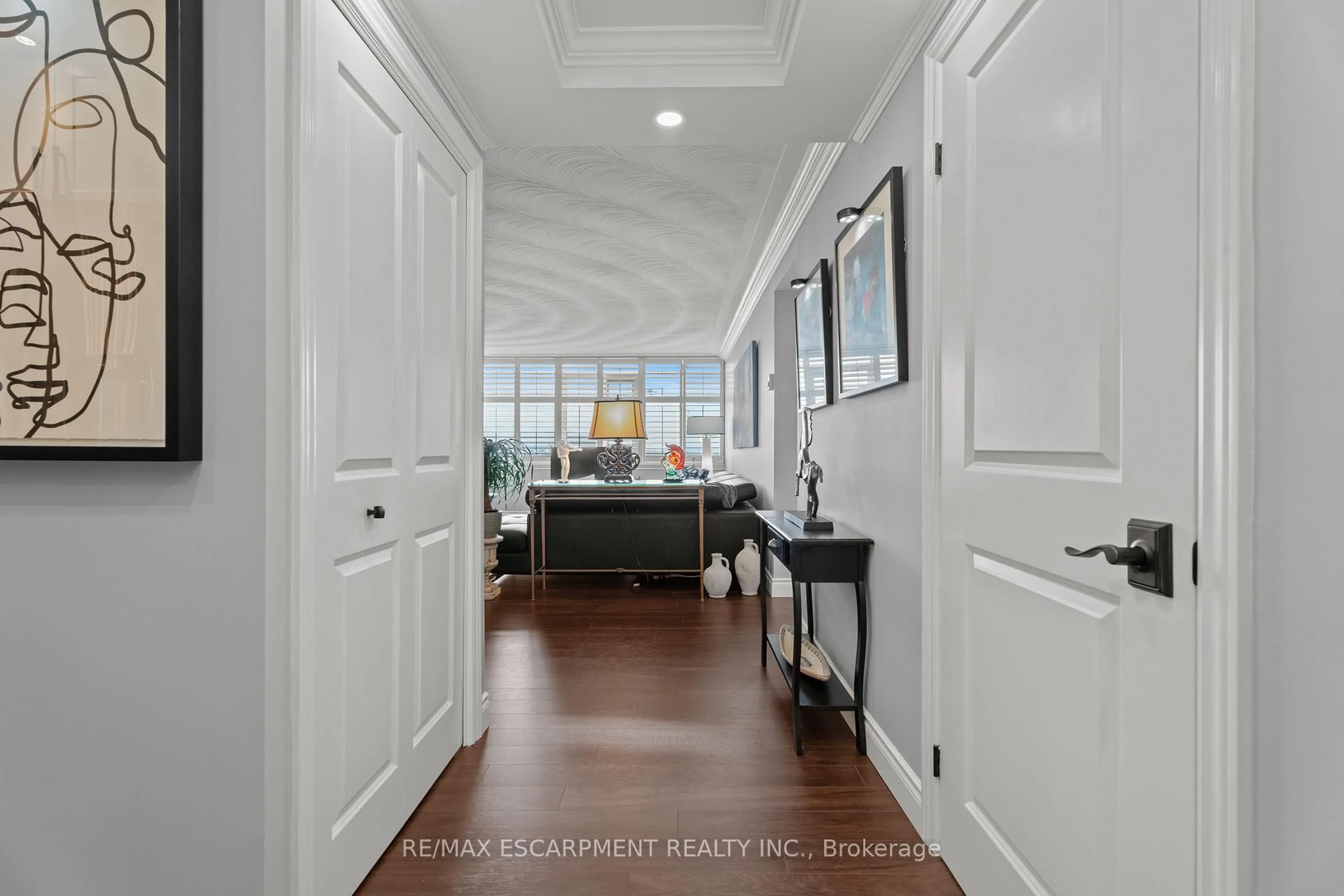 Indoor entryway for 40 Harrisford St #1103, Hamilton Ontario L8K 6N1