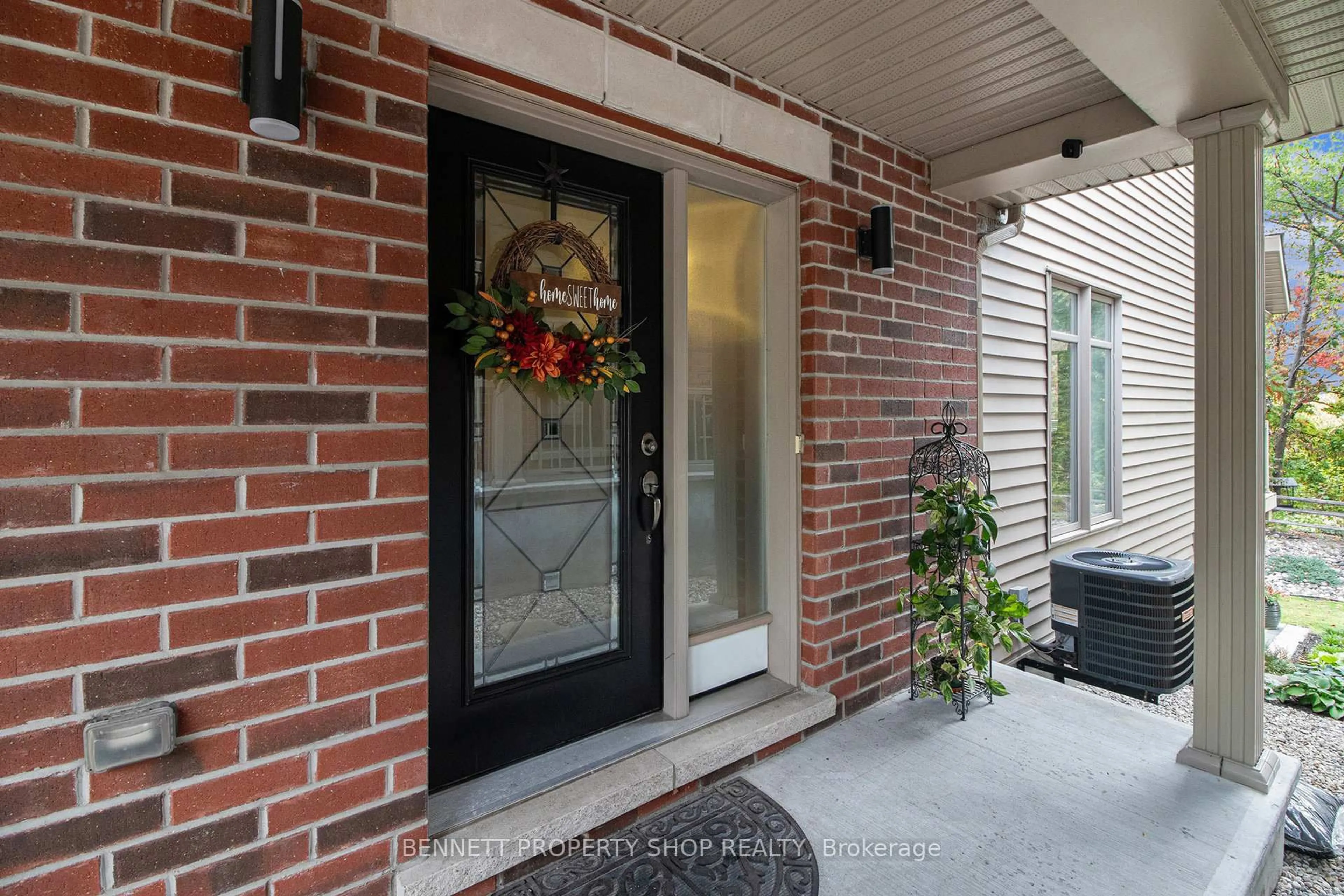 Indoor entryway for 45 Aveia Private, Ottawa Ontario K4A 0X1