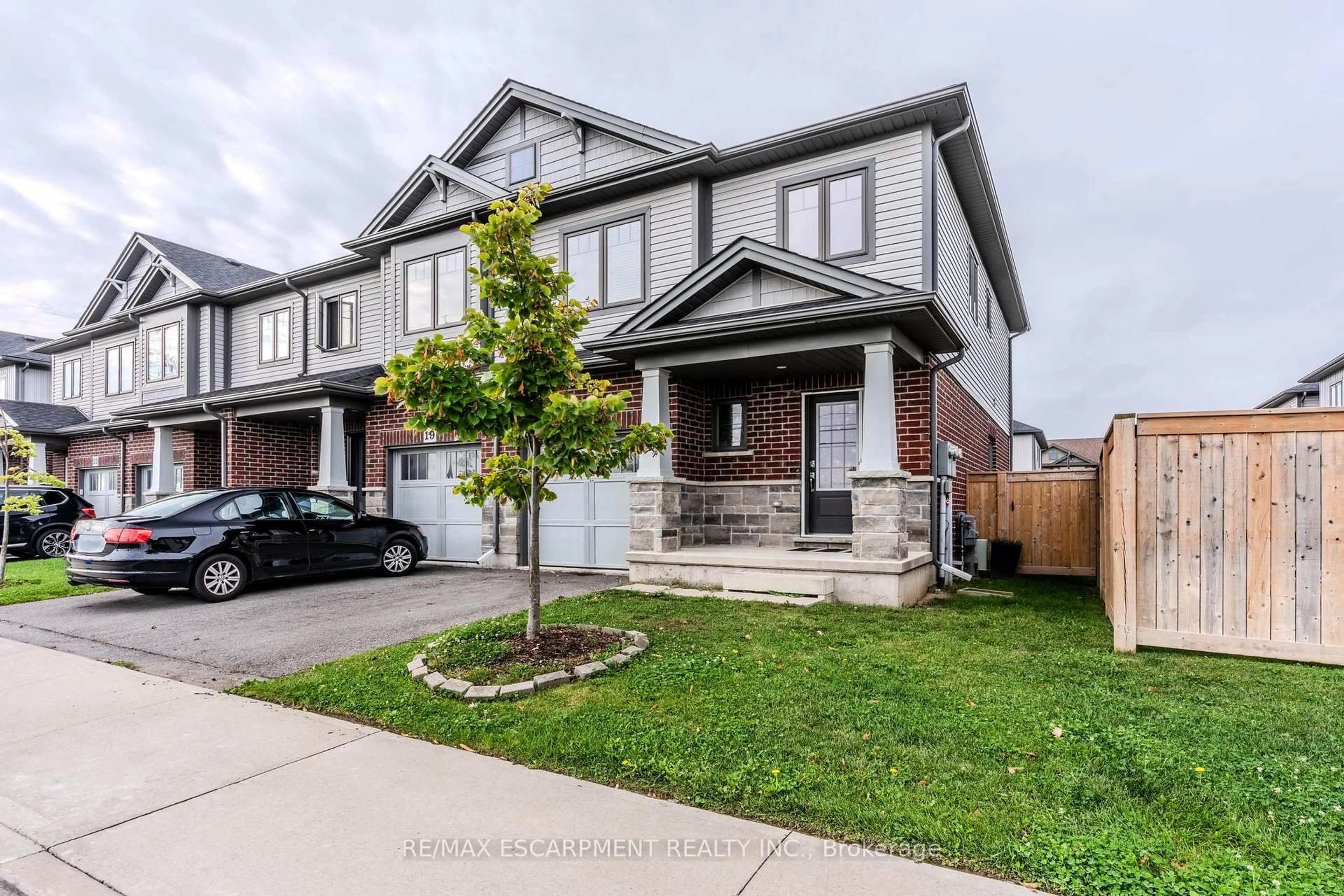 Home with brick exterior material, street for 17 Severino Circ, West Lincoln Ontario L0R 2A0