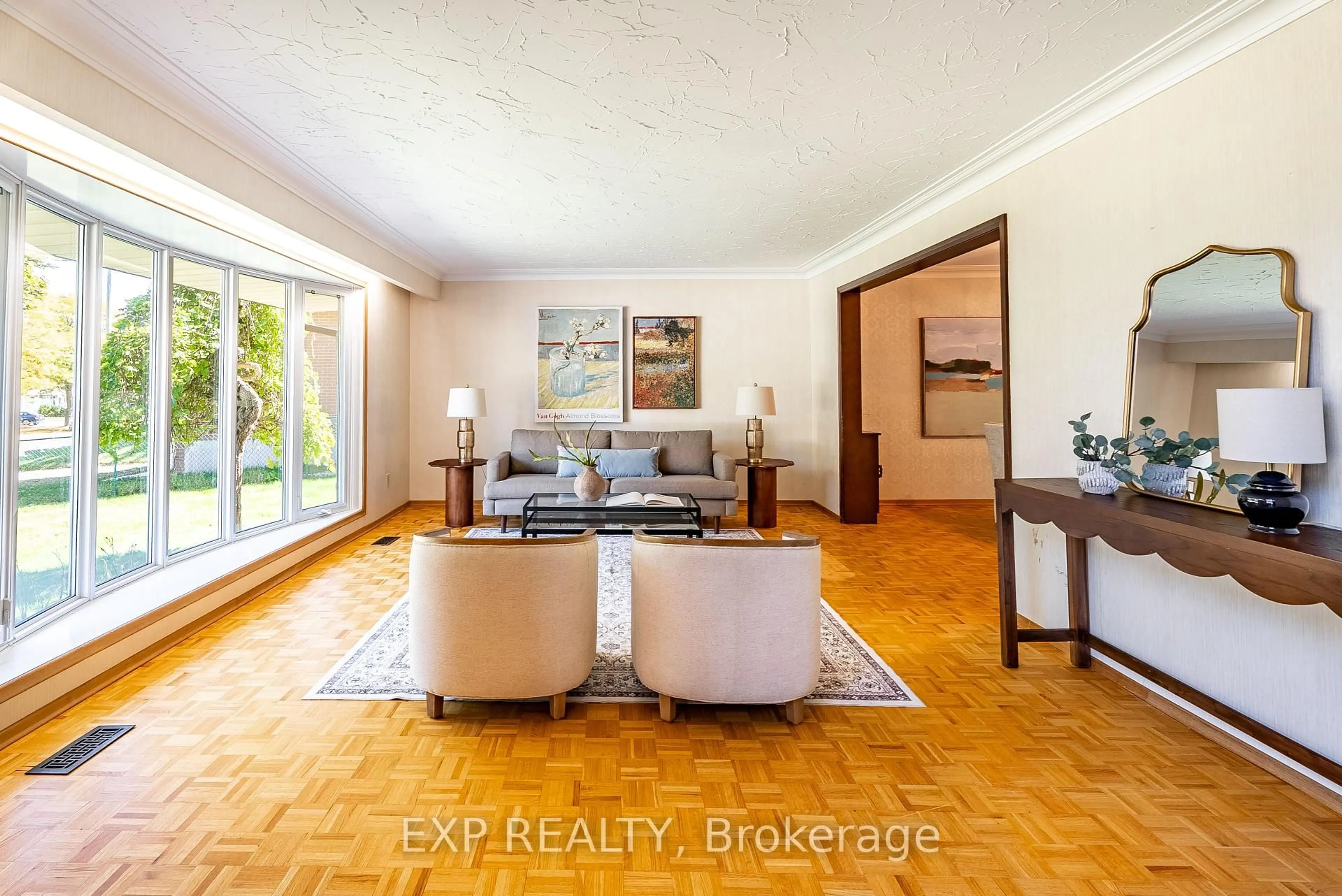 Living room with furniture, unknown for 55 Amos Ave, Waterloo Ontario N2L 2W6