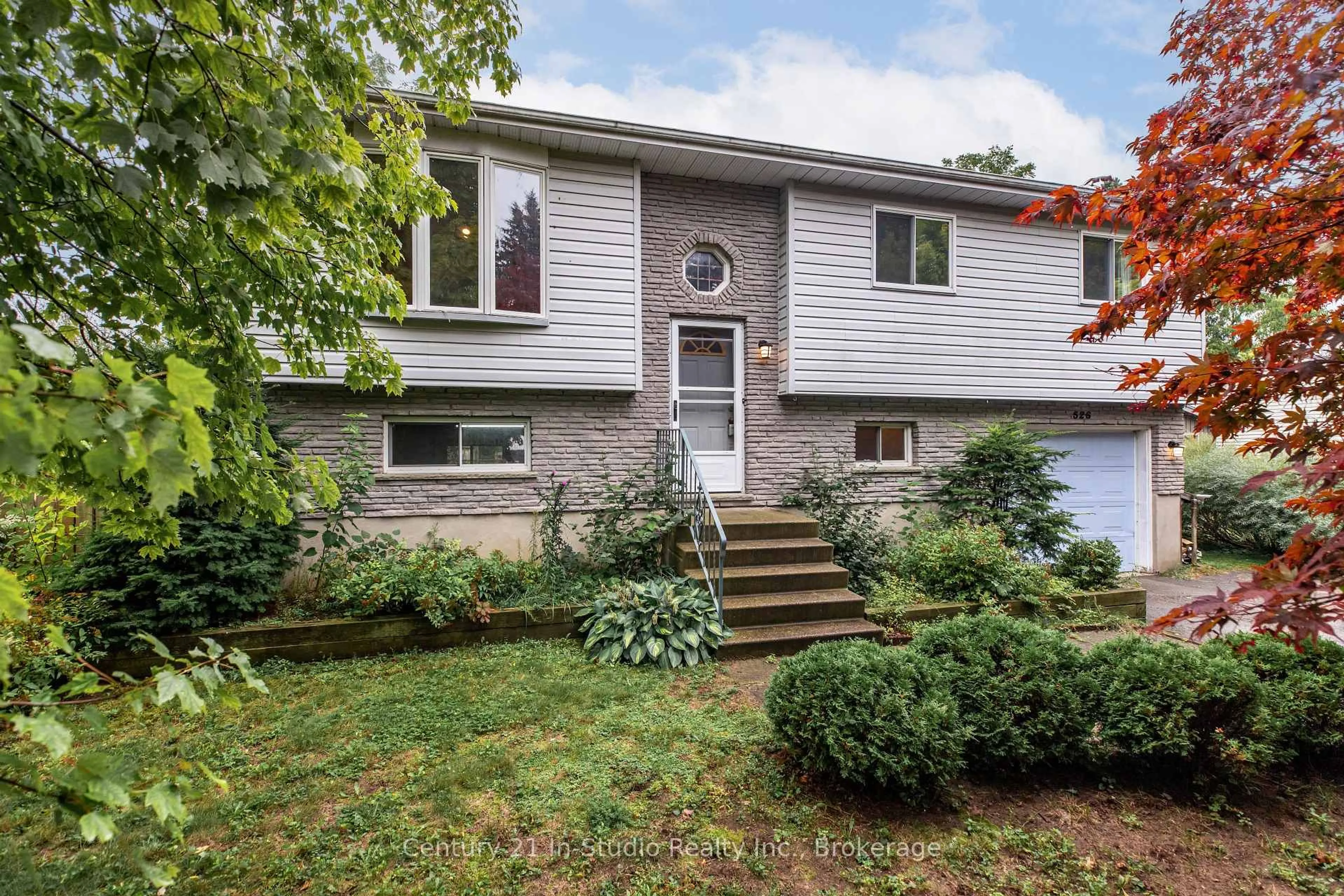 Home with vinyl exterior material, street for 526 Crawford St, Saugeen Shores Ontario N0H 2C2