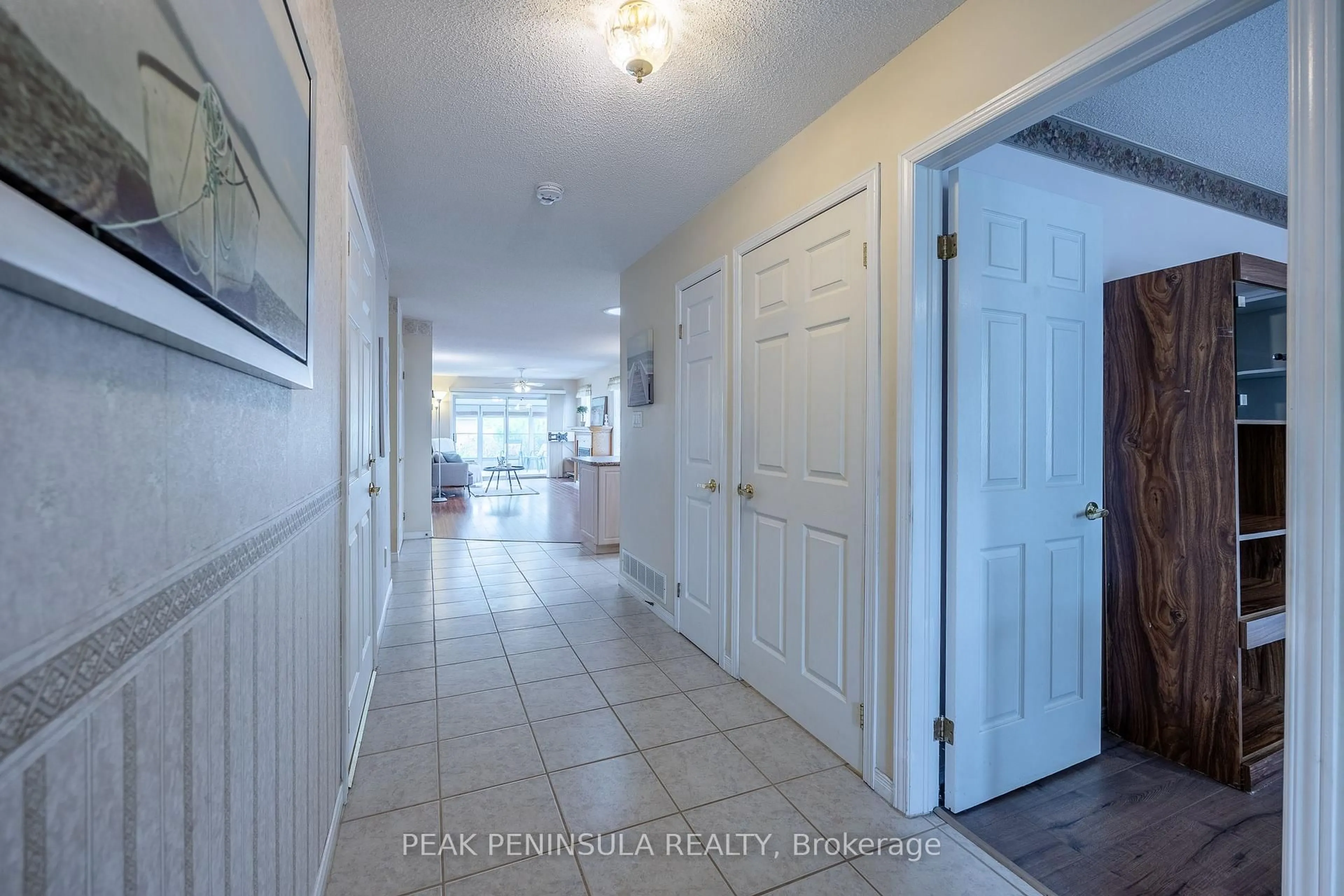 Indoor entryway for 4 Walsingham Dr, Norfolk Ontario N0E 1M0