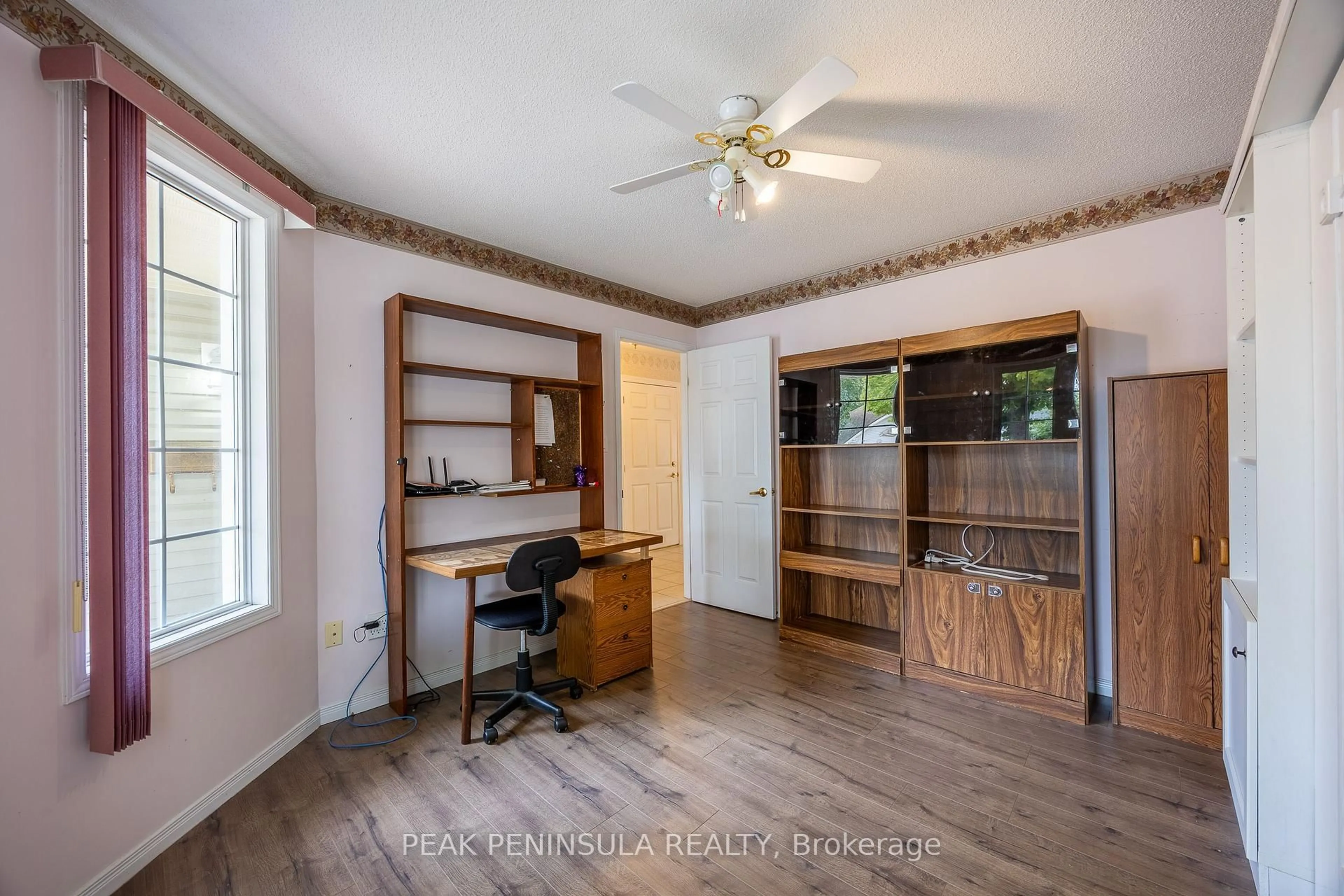 A pic of a room for 4 Walsingham Dr, Norfolk Ontario N0E 1M0