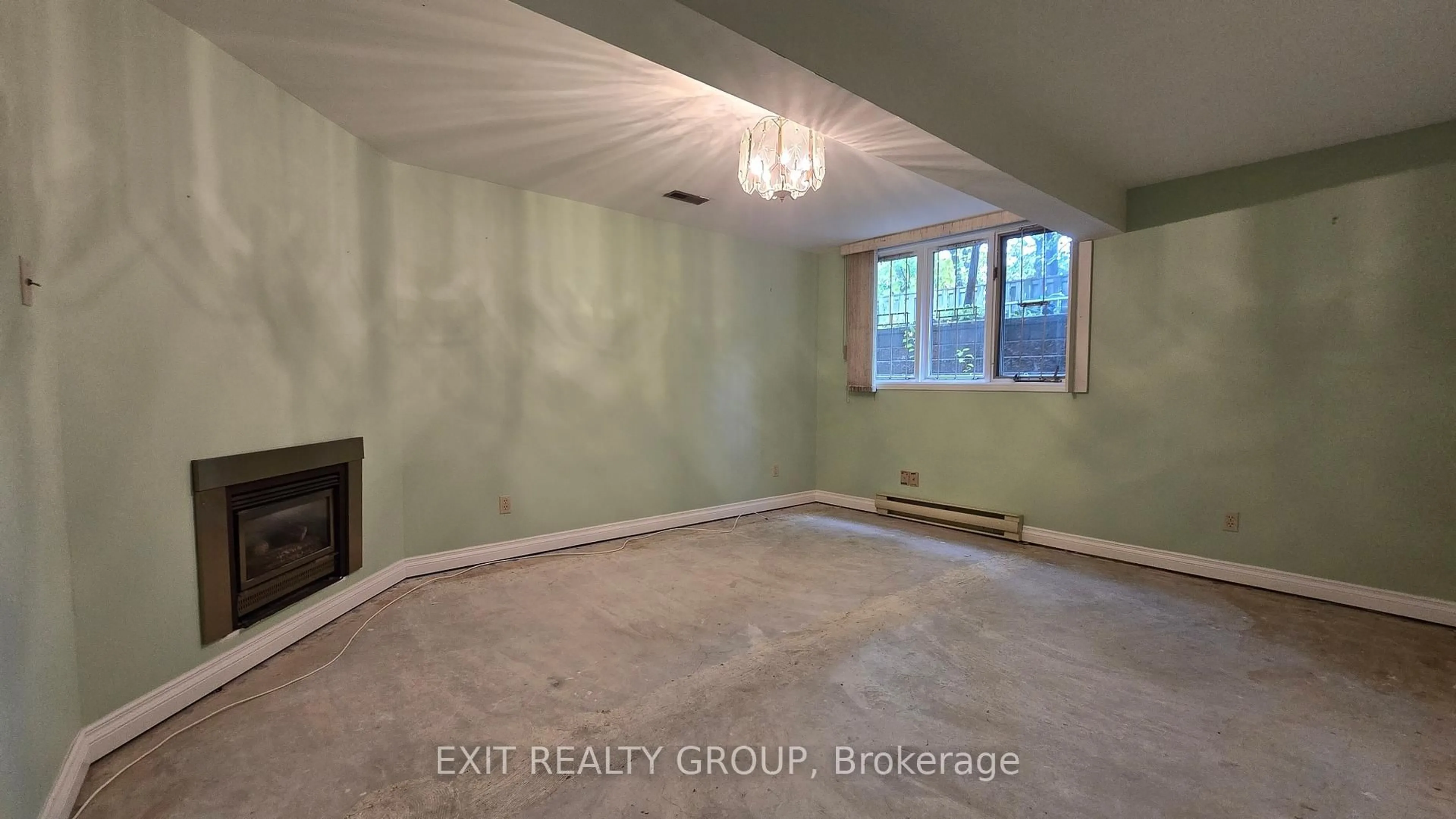 A pic of a room for 11 Janlyn Cres ##14, Belleville Ontario K8N 5R4