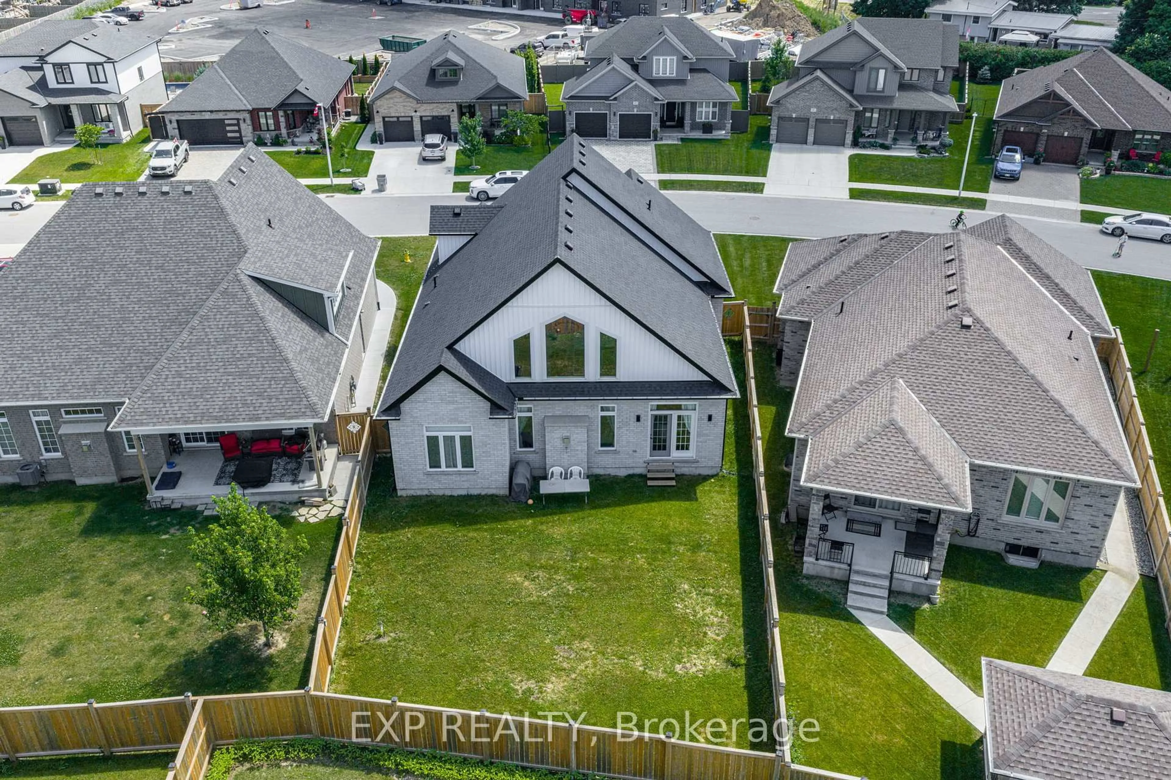A pic from outside/outdoor area/front of a property/back of a property/a pic from drone, street for 116 Spencer Ave, Lucan Biddulph Ontario N0M 2J0