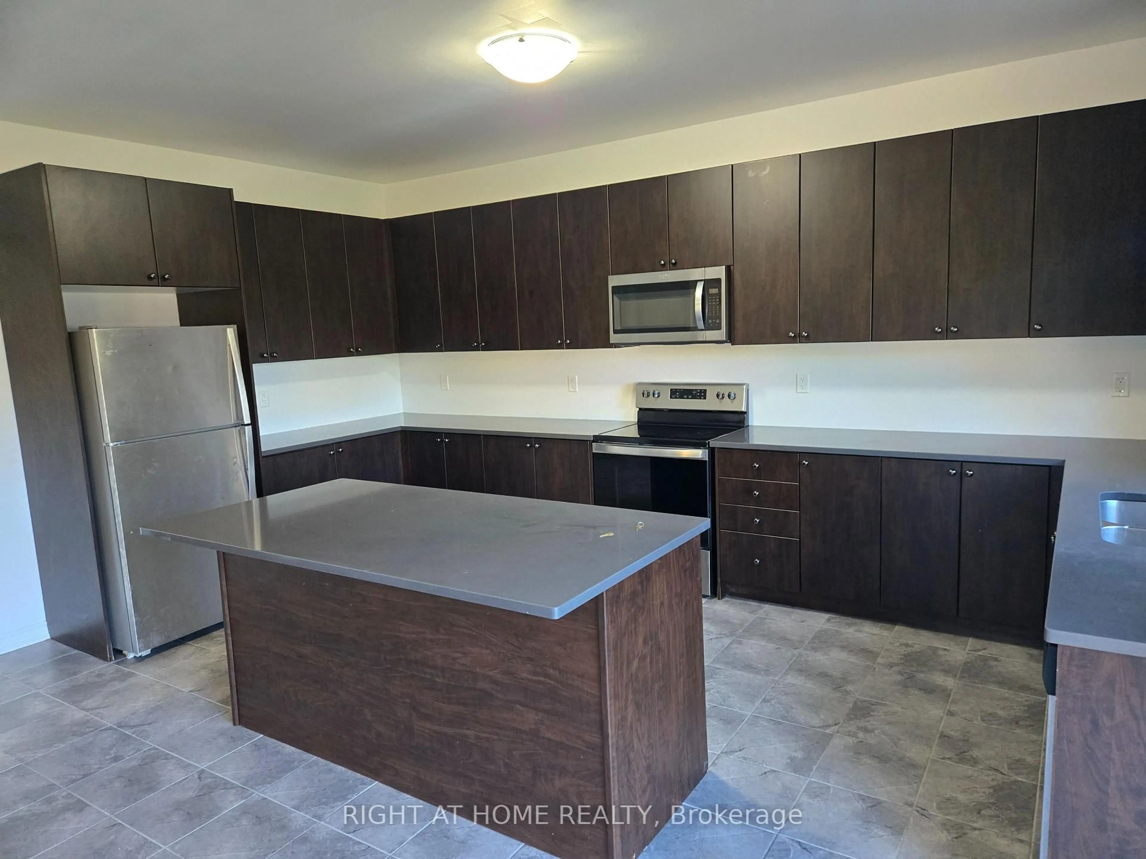 Standard kitchen, unknown for 265 Ridley Cres, Southgate Ontario N0C 1B0