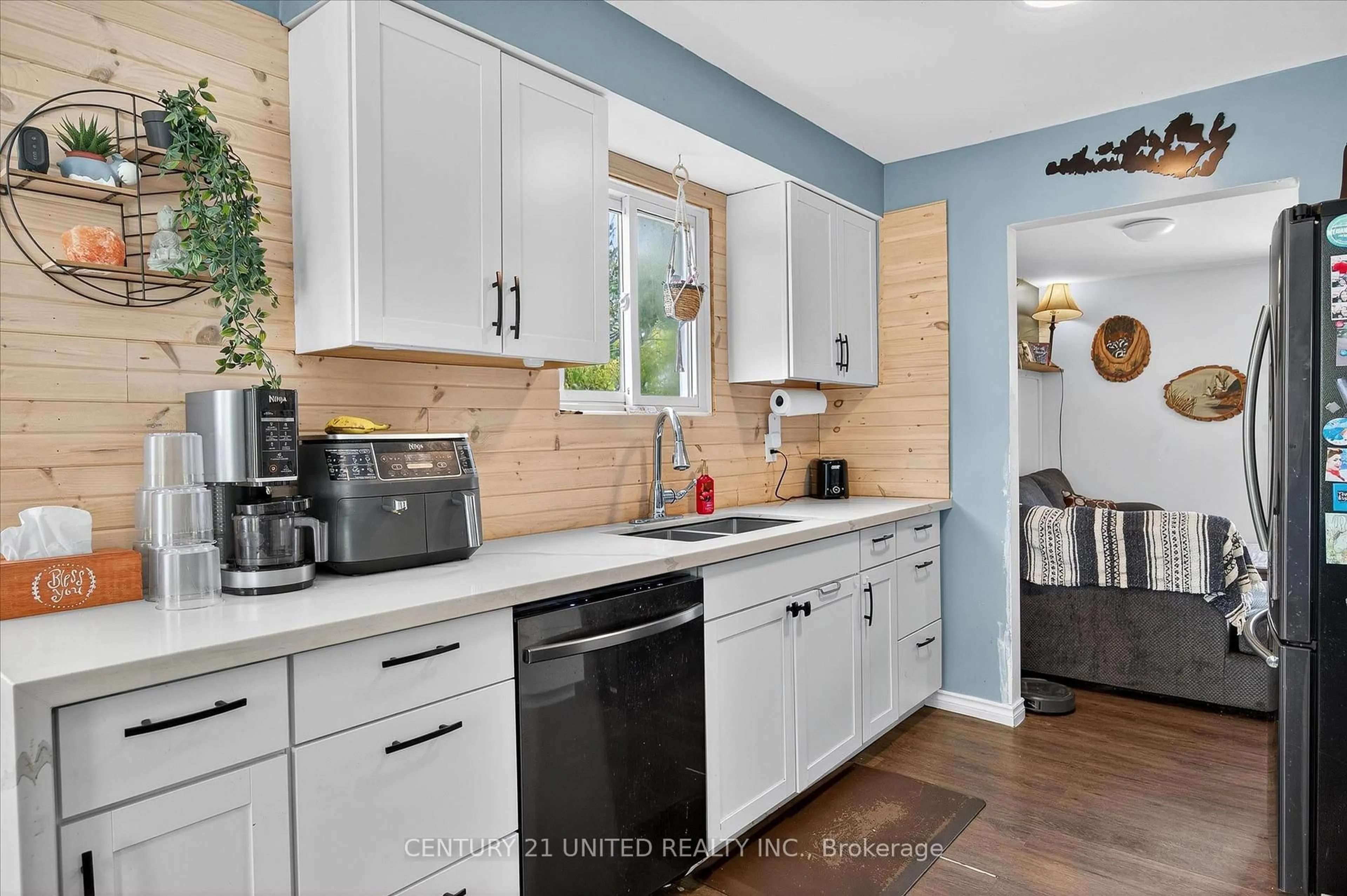 Open concept kitchen, ceramic/tile floor for 8 Chalk Crt, Port Hope Ontario L1A 4G4