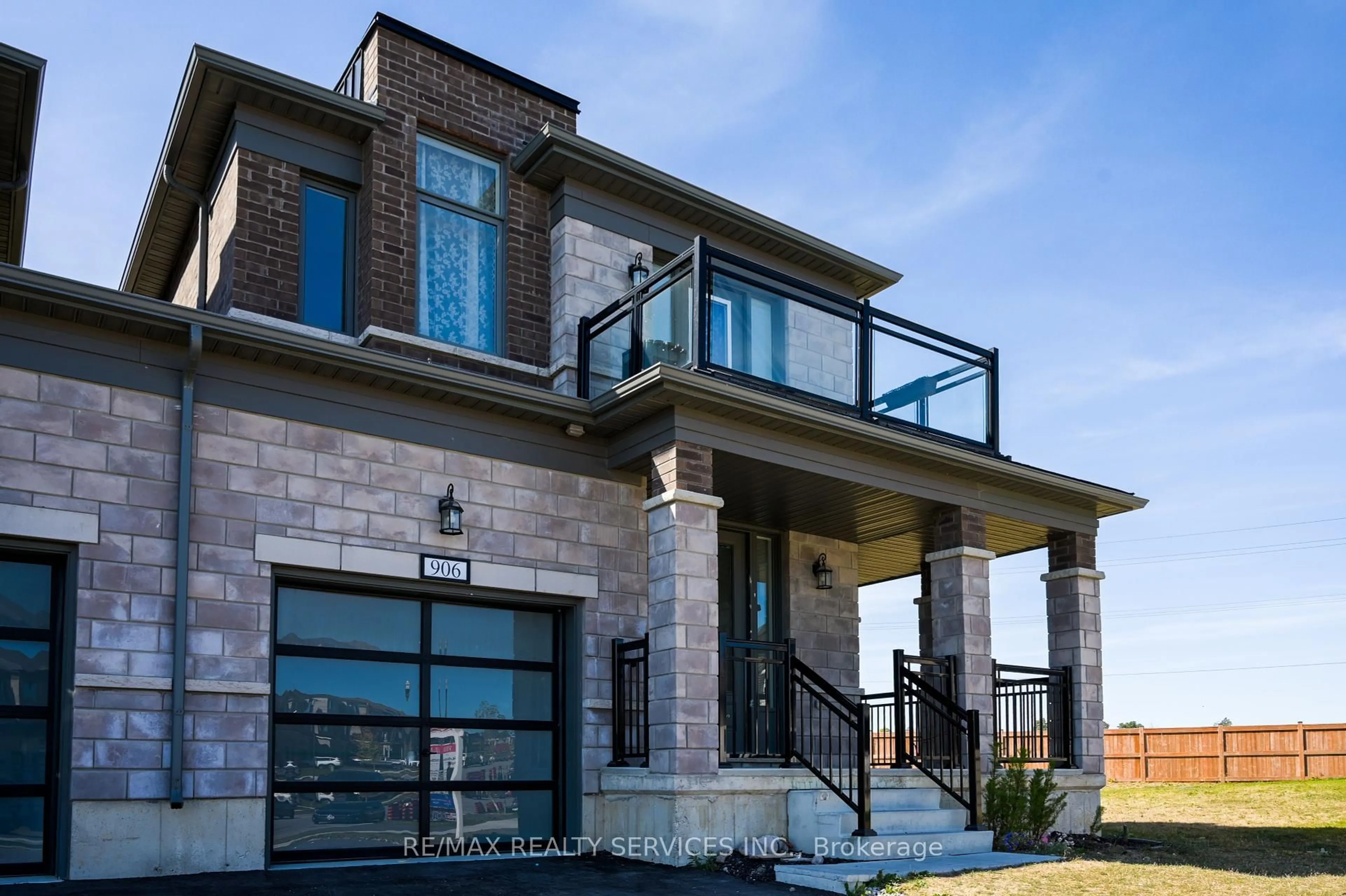 Home with brick exterior material, building for 906 Sobeski Ave, Woodstock Ontario N4T 0N7