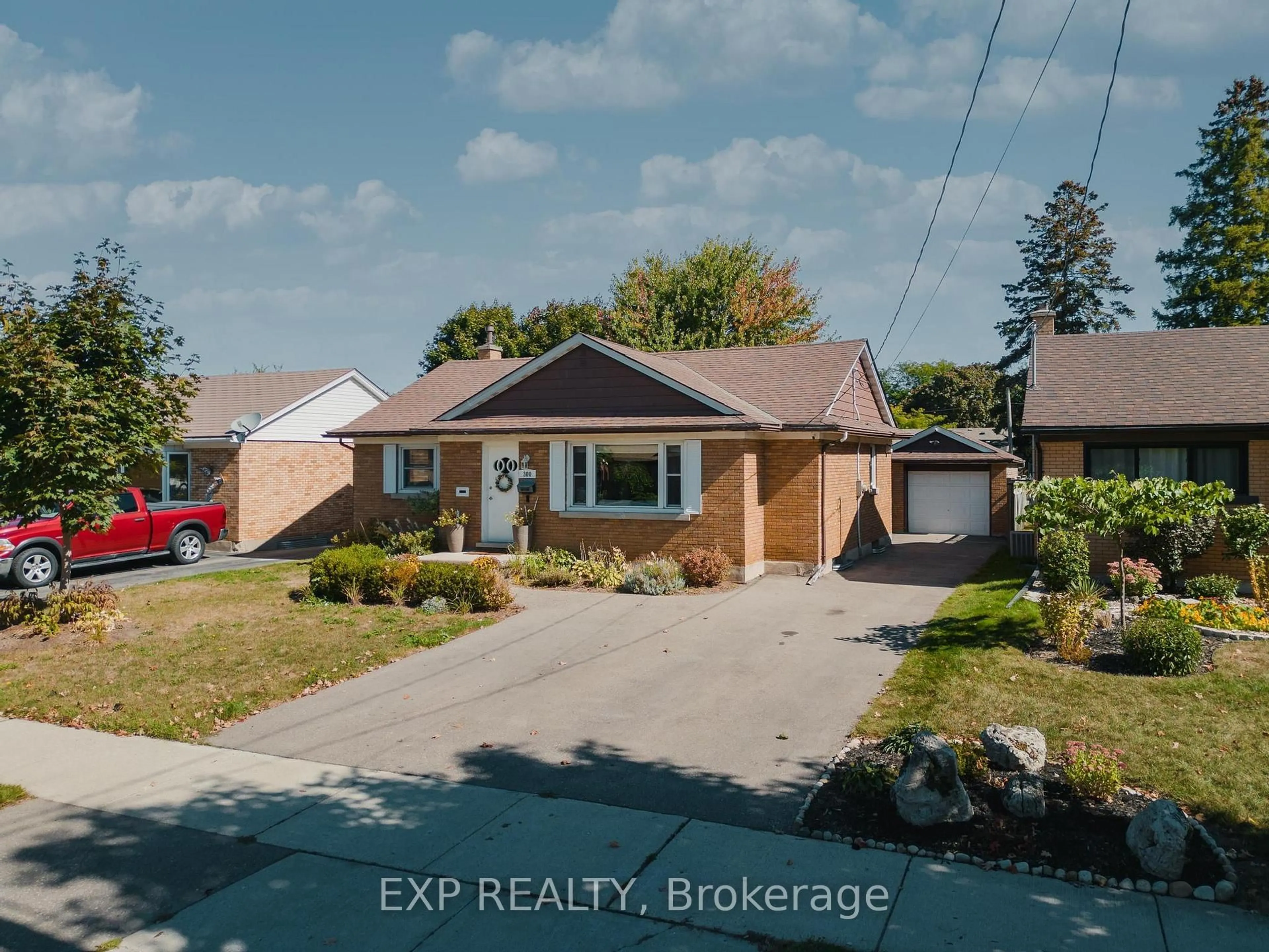 A pic from outside/outdoor area/front of a property/back of a property/a pic from drone, street for 300 Melrose Ave, Kitchener Ontario N2H 2C1