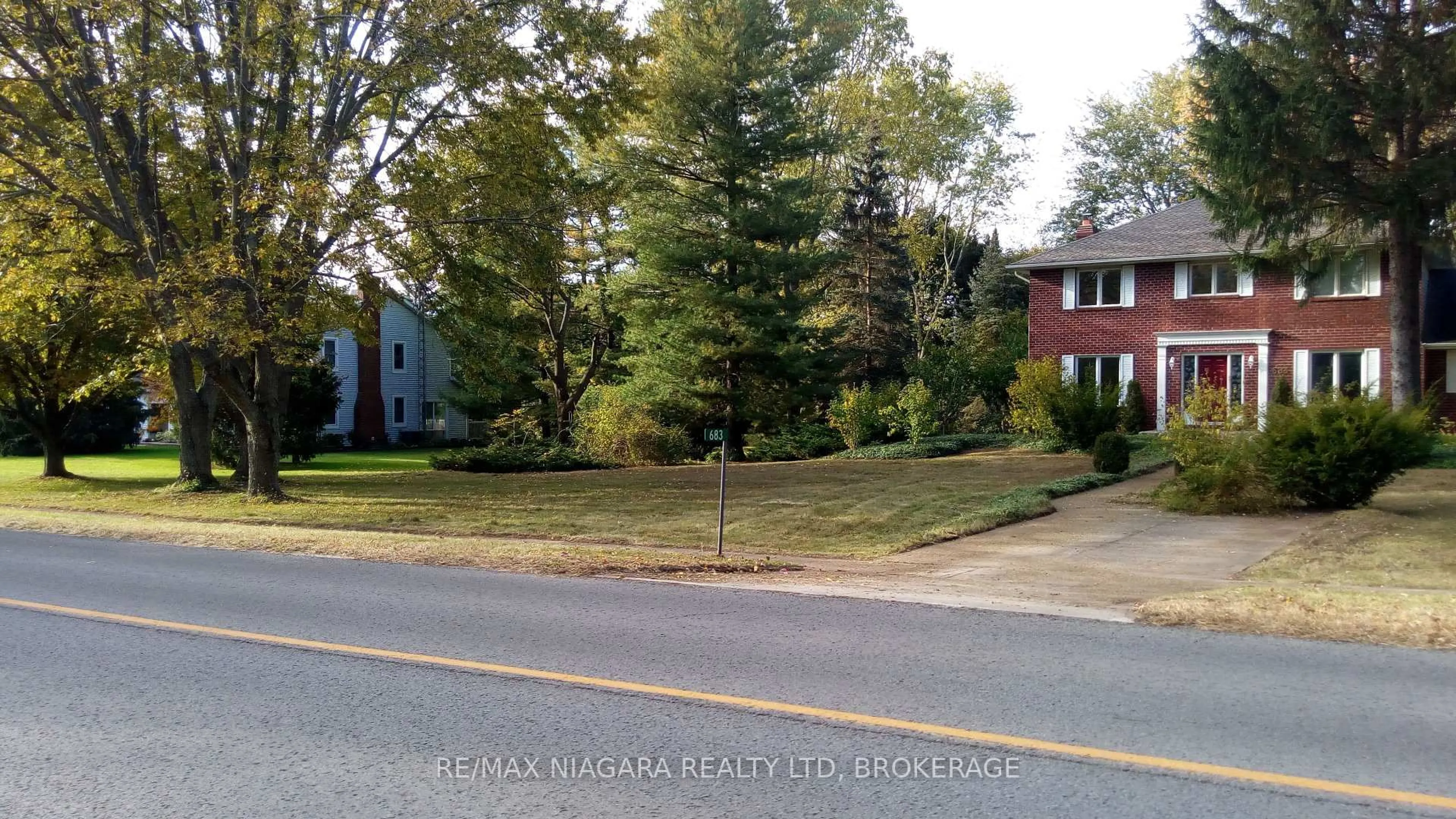 Blurry image for 683 Canboro Rd, Pelham Ontario L0S 1C0