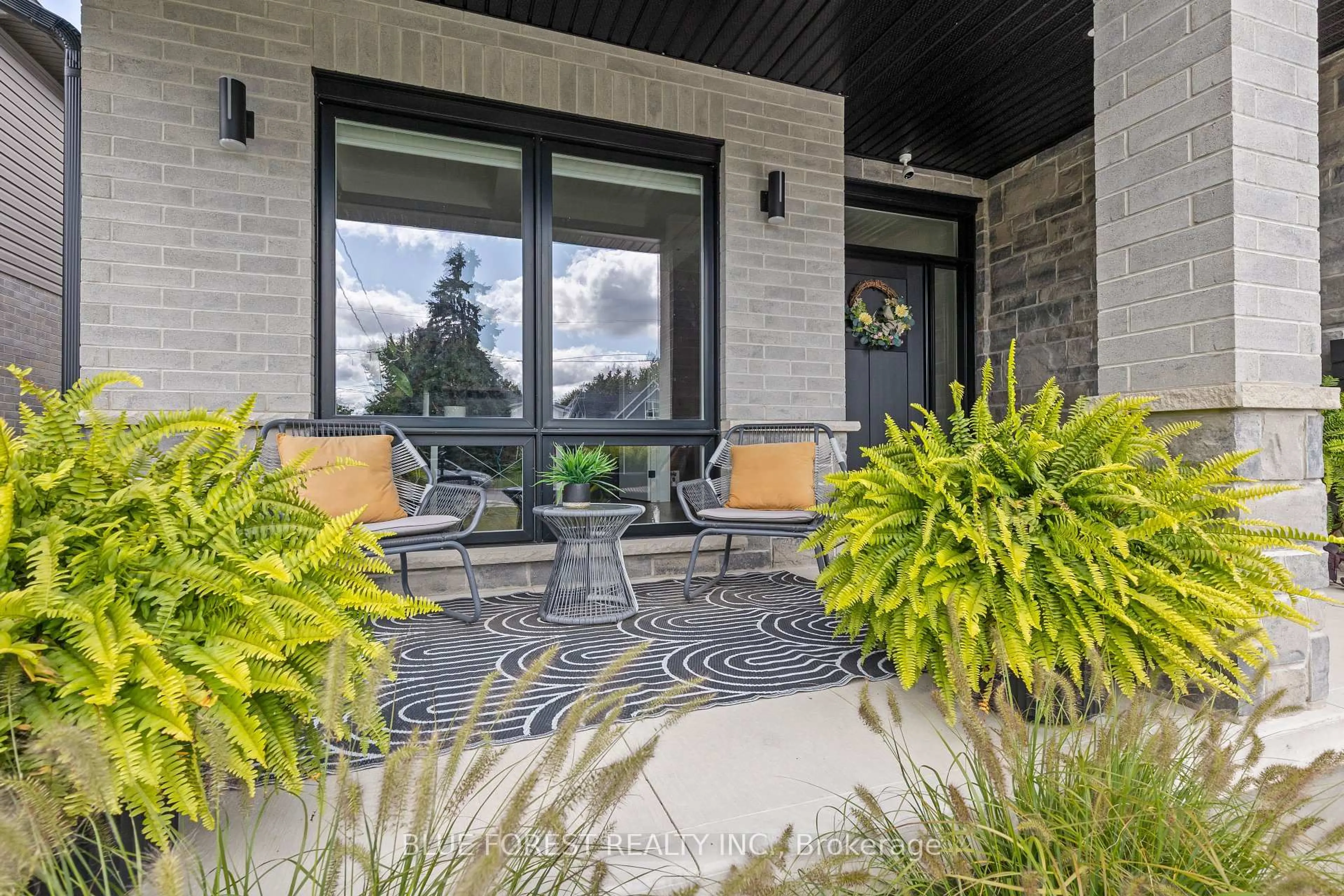 Patio, street for 580 Eden Ave, London South Ontario N6C 2Z6
