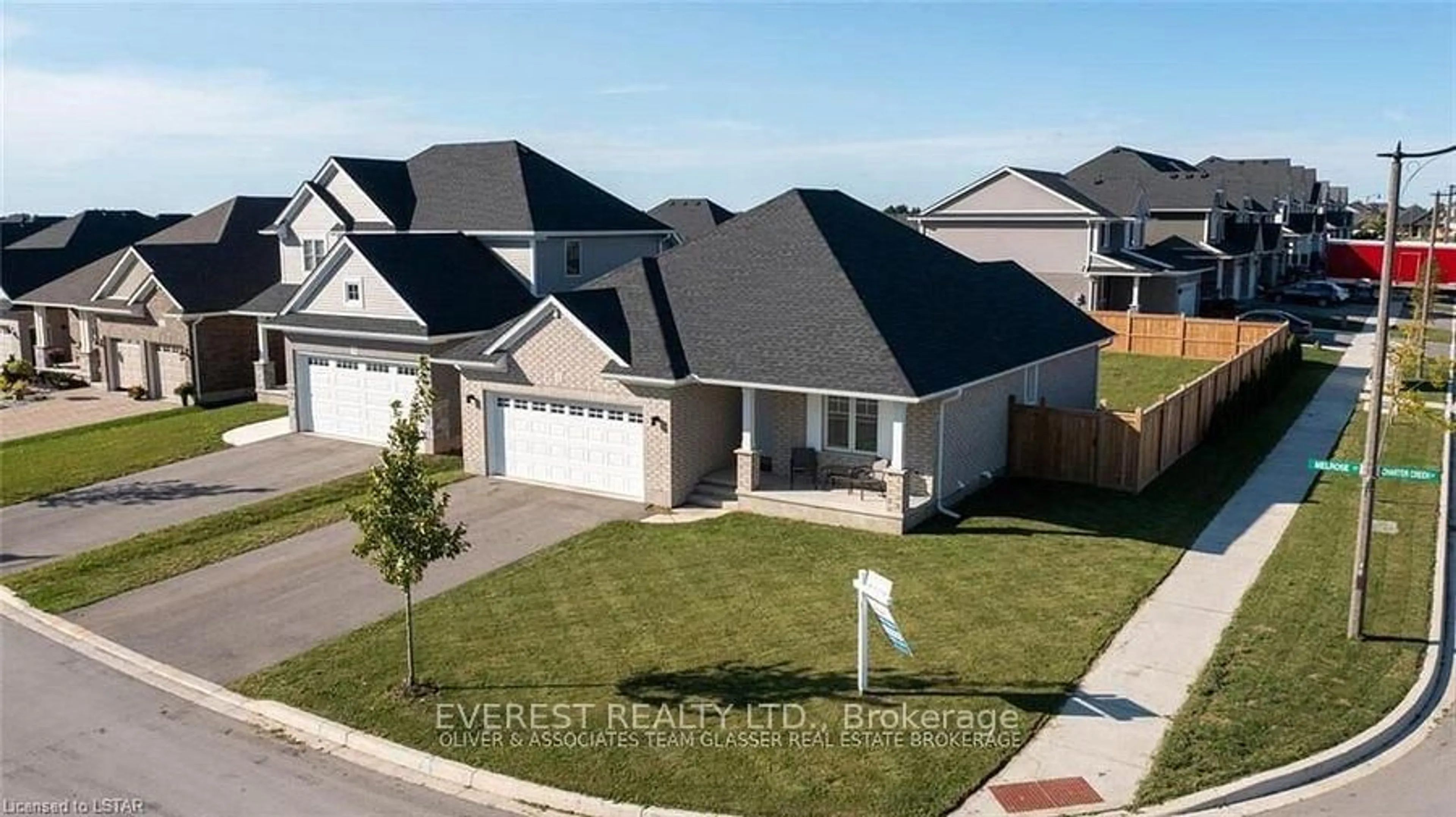 A pic from outside/outdoor area/front of a property/back of a property/a pic from drone, street for 1 MELROSE Crt, St. Thomas Ontario N5R 0J4