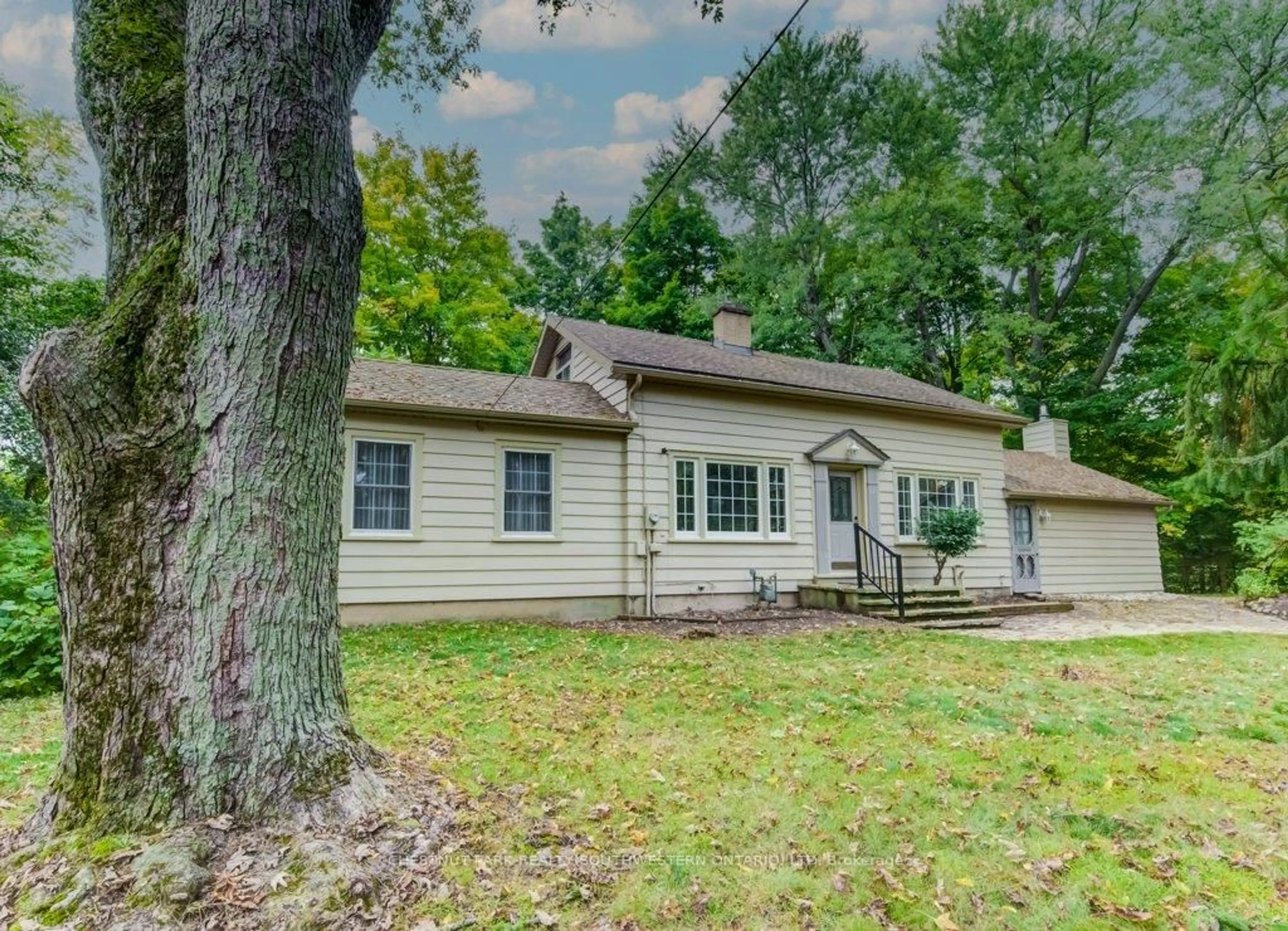 Home with vinyl exterior material, unknown for 177 Piper St, North Dumfries Ontario N0B 1E0