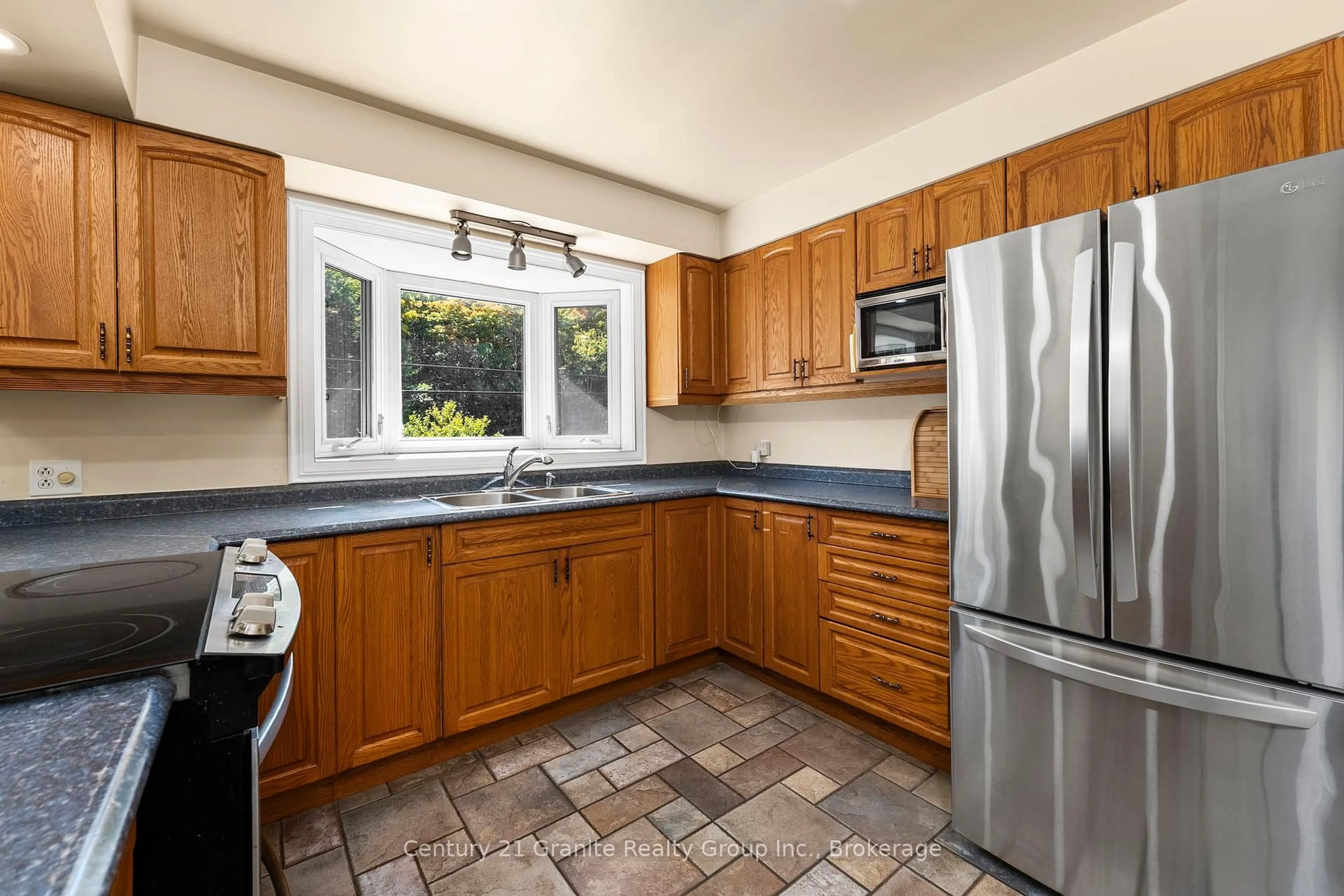 Standard kitchen, ceramic/tile floor for 1395 County 21 Highway, Minden Hills Ontario K0M 2K0