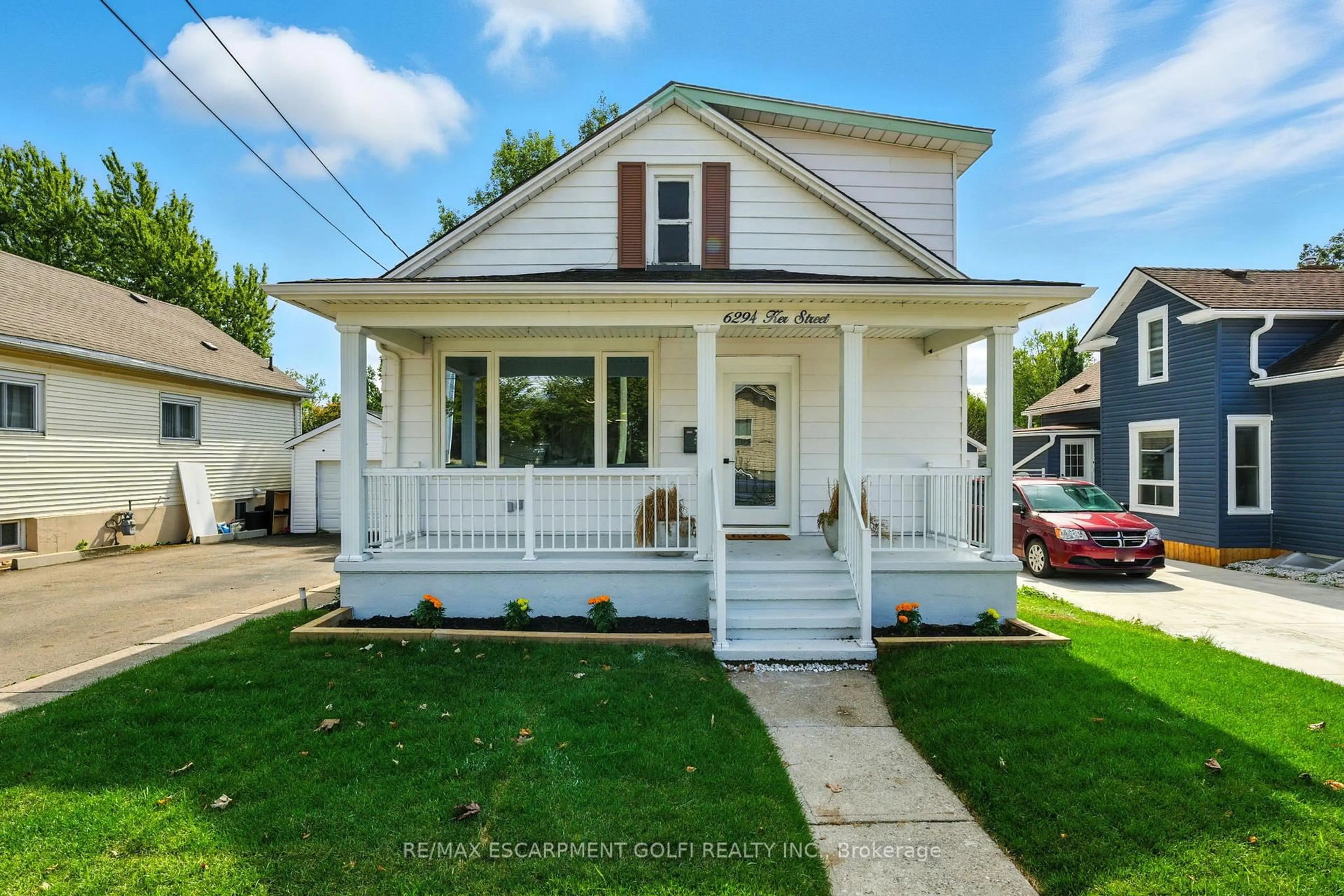 Home with vinyl exterior material, street for 6294 Ker St, Niagara Falls Ontario L2G 1X8