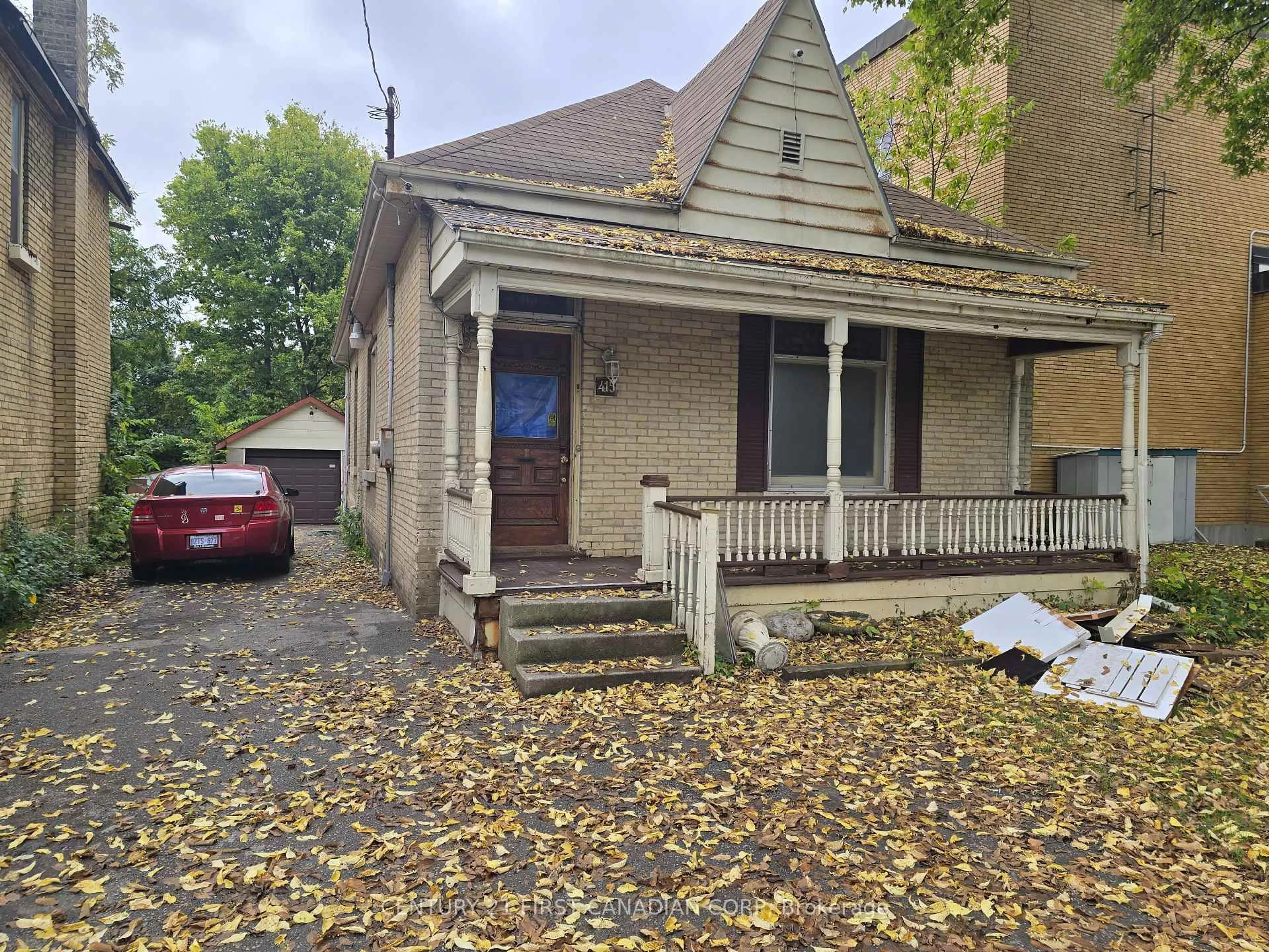 Unknown for 415 Oxford St, London East Ontario N5Y 3H5