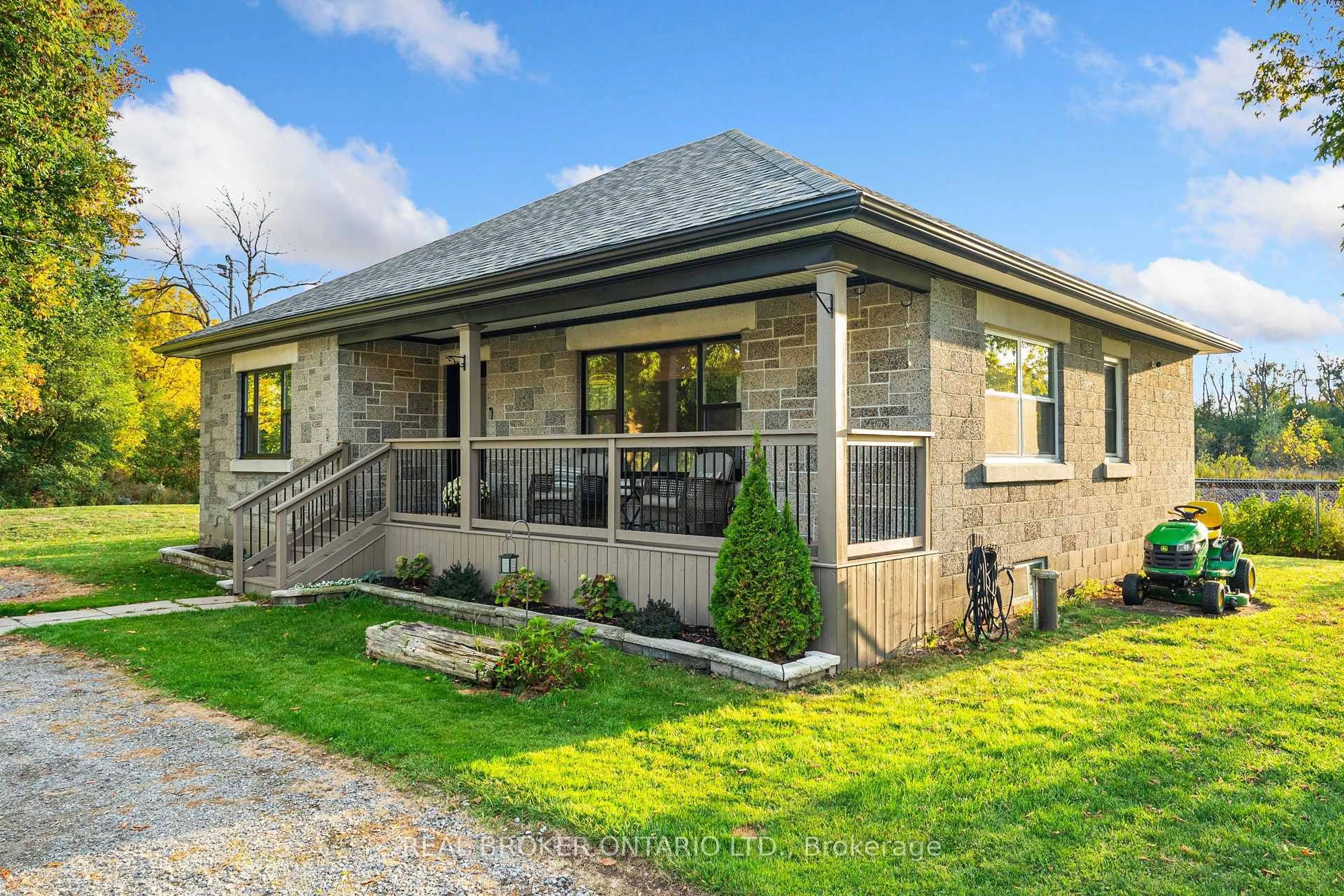 Home with brick exterior material, unknown for 60 Union St, Smiths Falls Ontario K7A 4S7