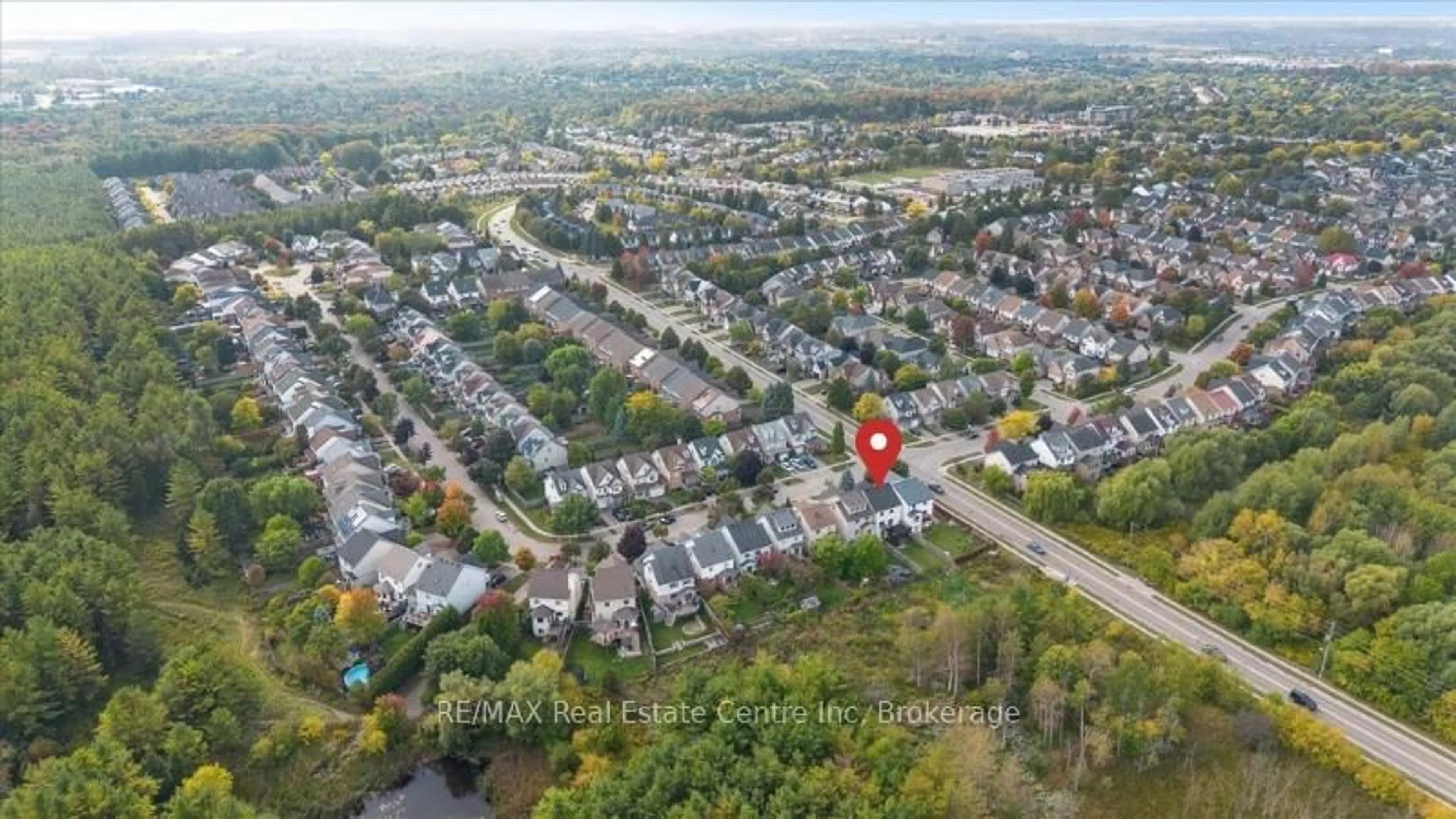 A pic from outside/outdoor area/front of a property/back of a property/a pic from drone, street for 4 CARRINGTON Pl, Guelph Ontario N1G 5C4