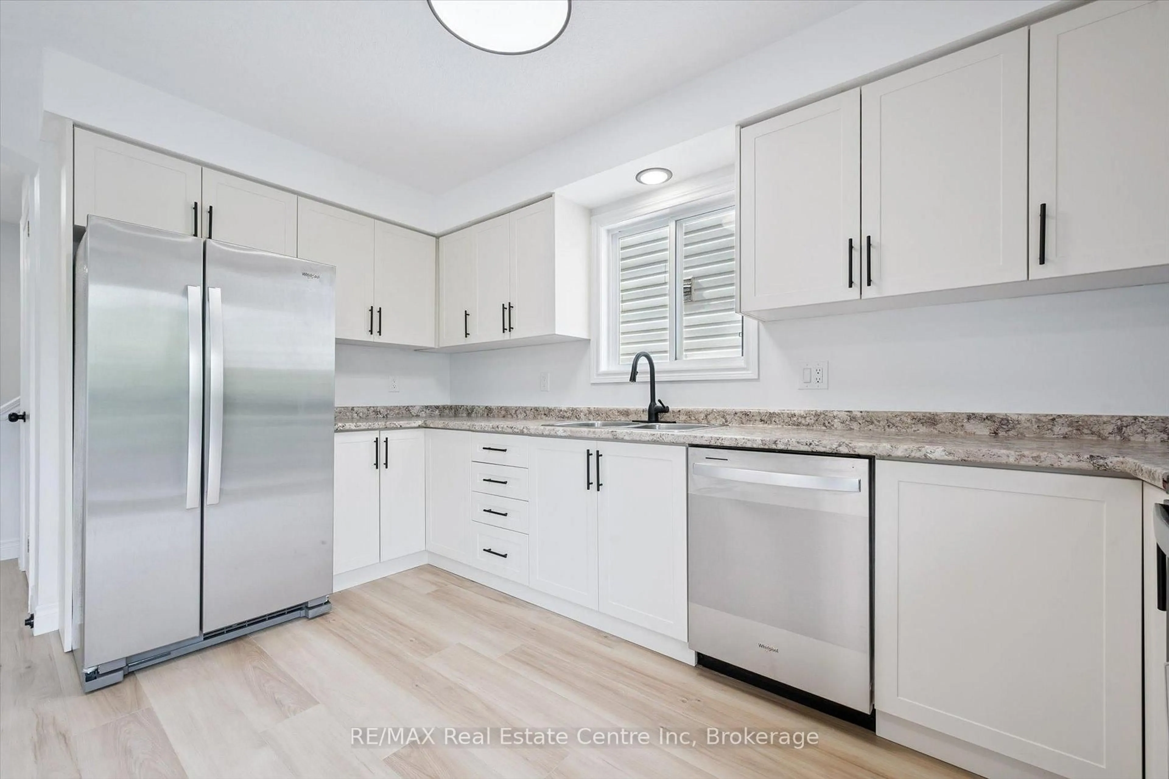 Open concept kitchen, unknown for 4 CARRINGTON Pl, Guelph Ontario N1G 5C4