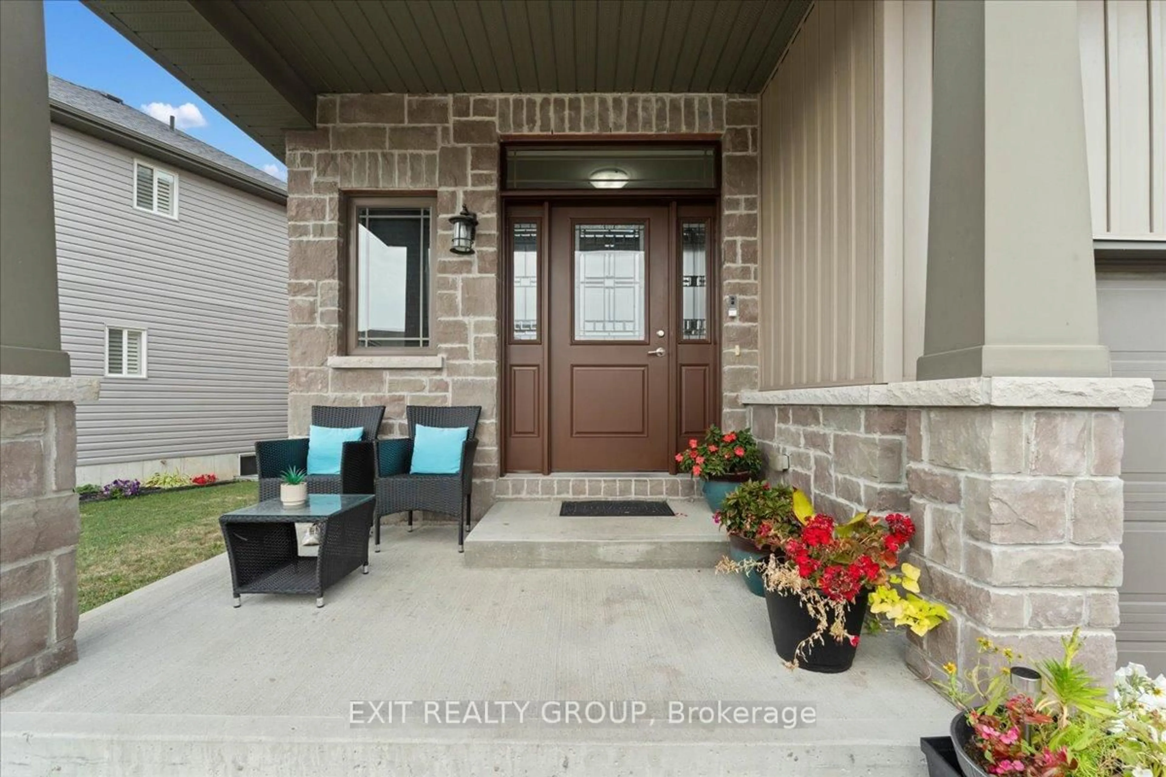 Indoor entryway for 82 Mountain Ash Dr, Belleville Ontario K8N 0E3
