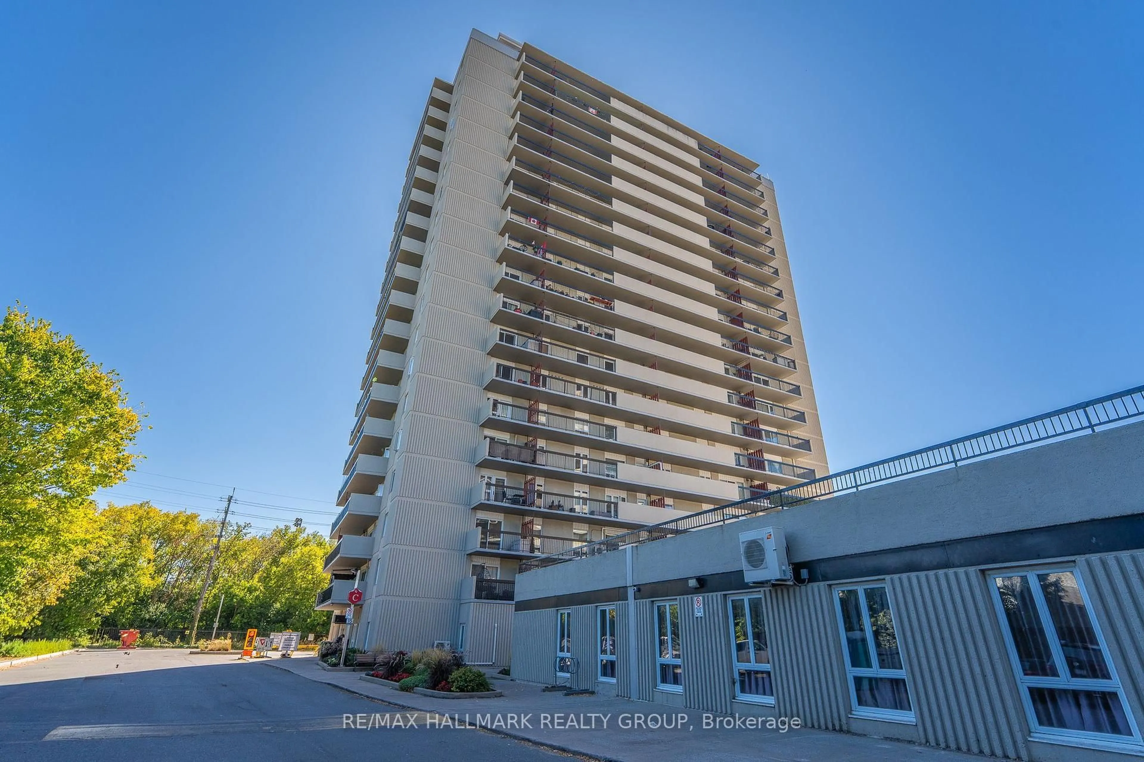 Unknown for 158C McArthur Ave #808, Ottawa Ontario K1L 8E7