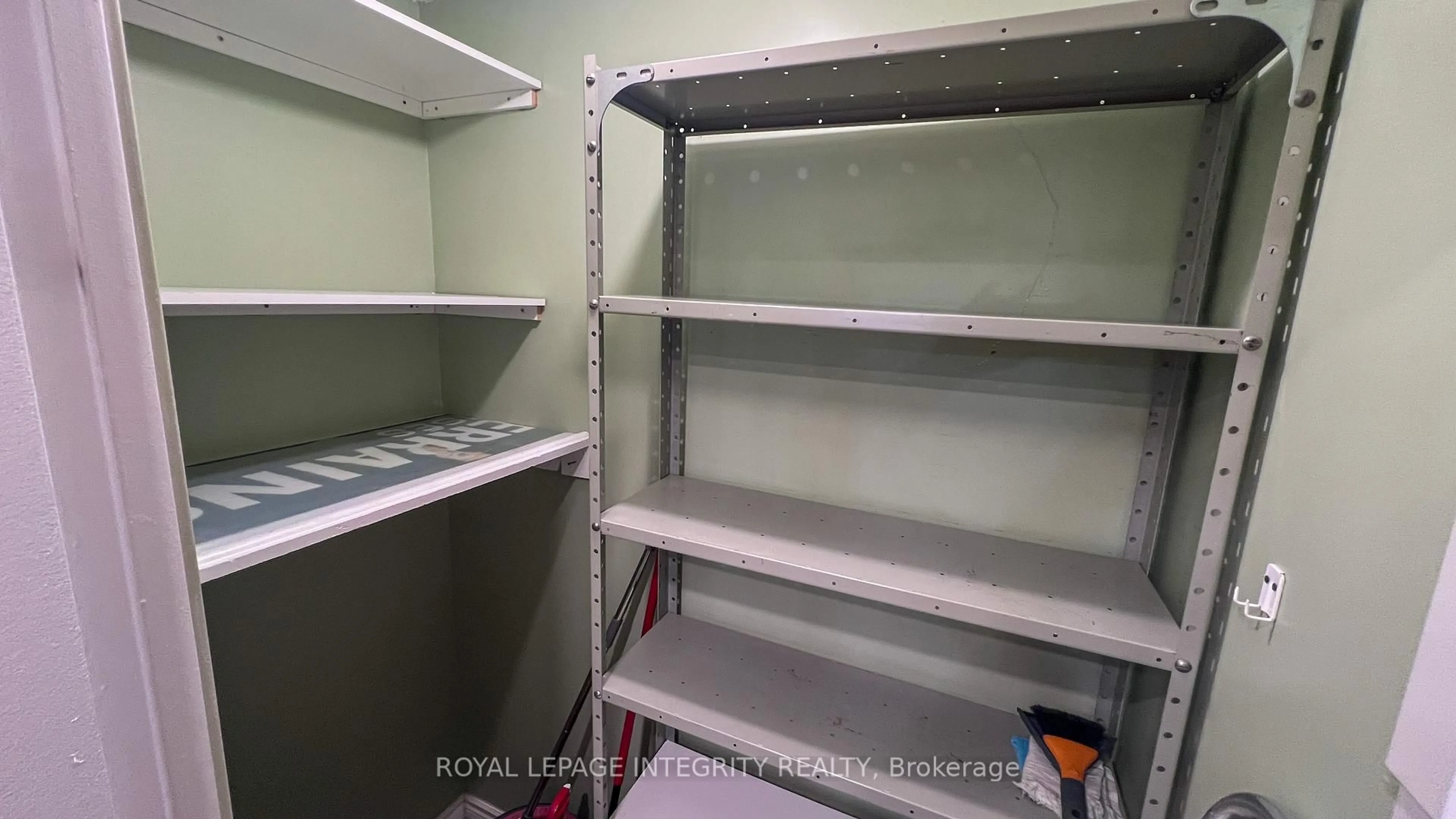 Storage room or clothes room or walk-in closet for 555 Brittany Dr #1008, Ottawa Ontario K1K 4C5