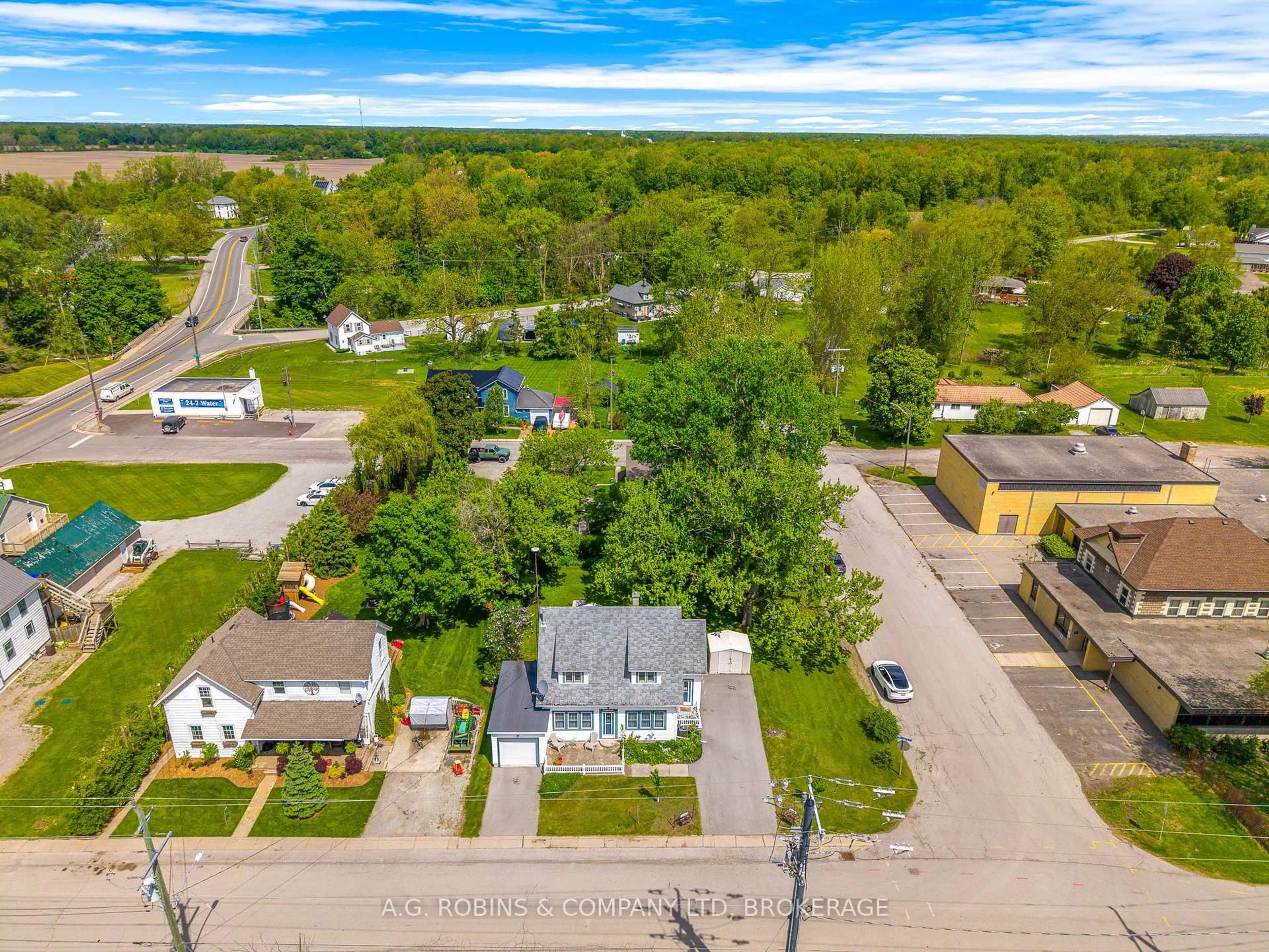A pic from outside/outdoor area/front of a property/back of a property/a pic from drone, water/lake/river/ocean view for 41944 Clarendon St, Wainfleet Ontario L0S 1V0